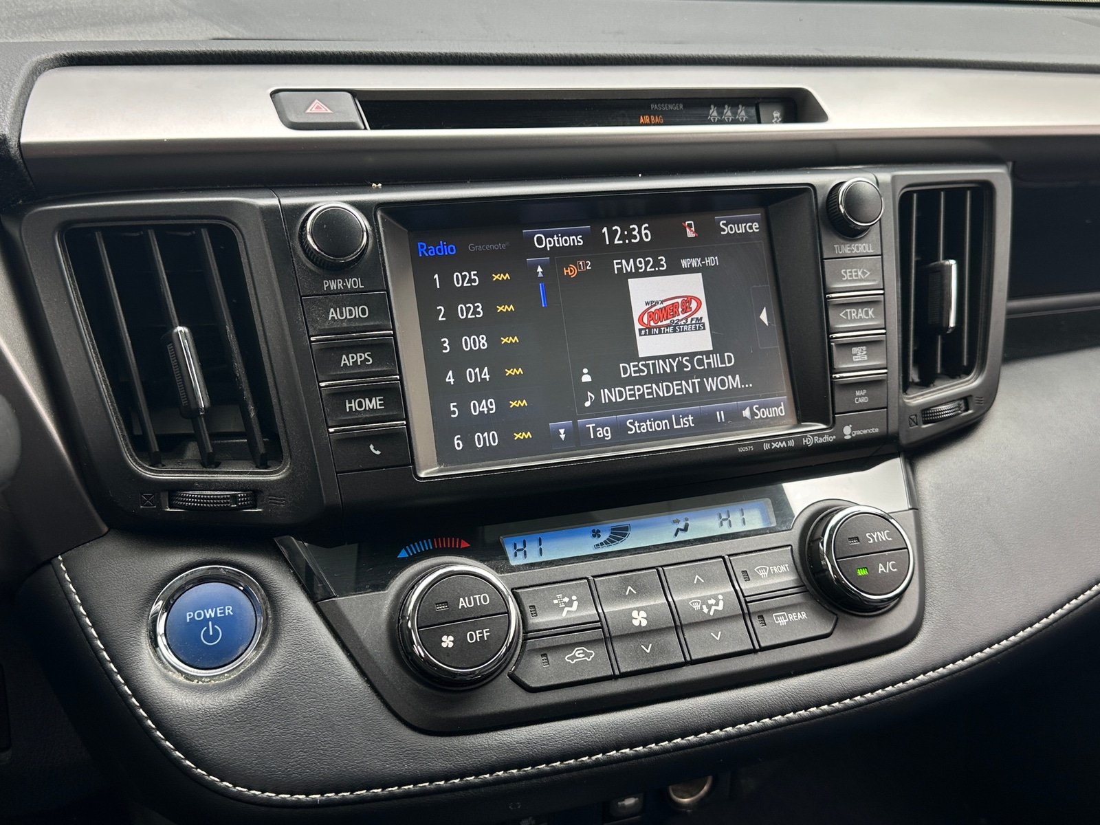 Thumbnail: 2018 Toyota RAV4 - 3