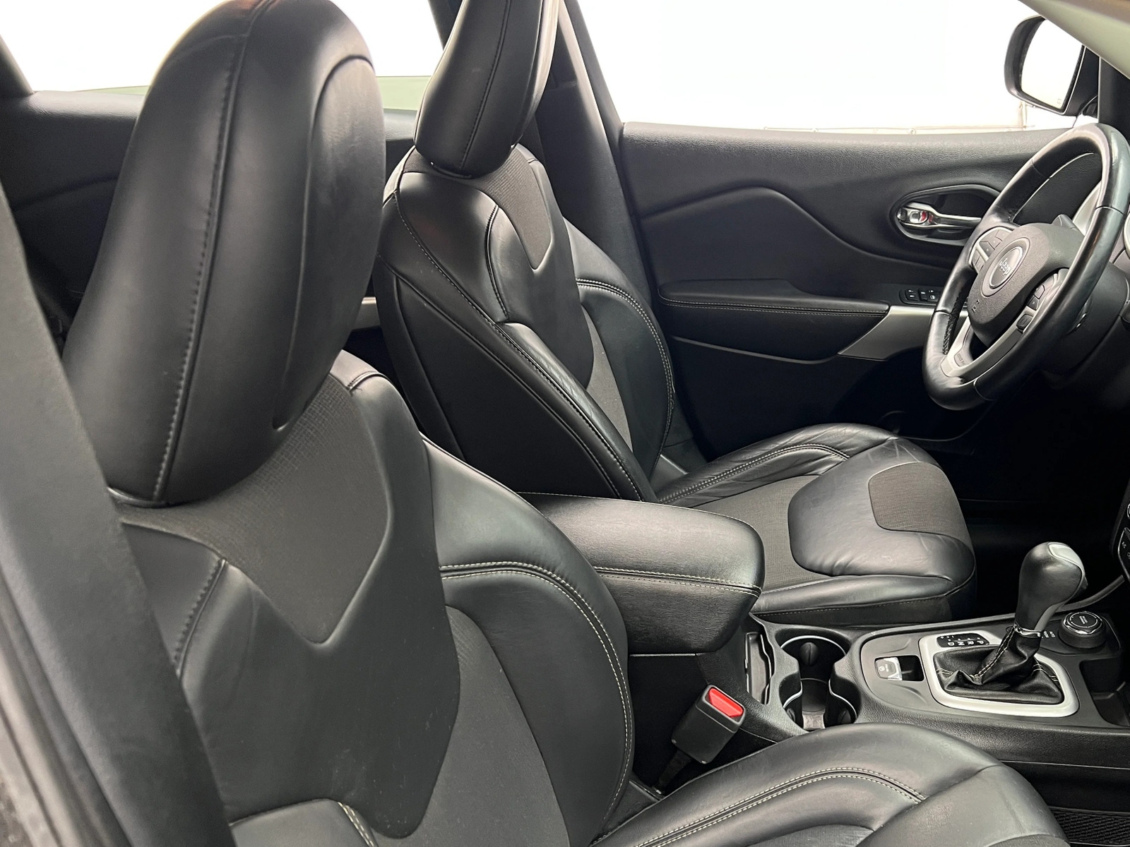 Thumbnail: 2018 Jeep Cherokee - 2