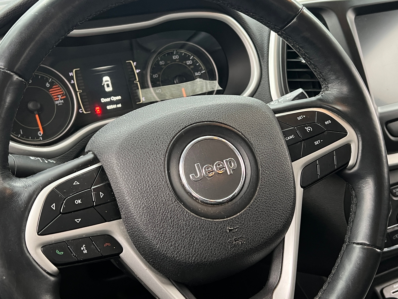 Thumbnail: 2018 Jeep Cherokee - 5