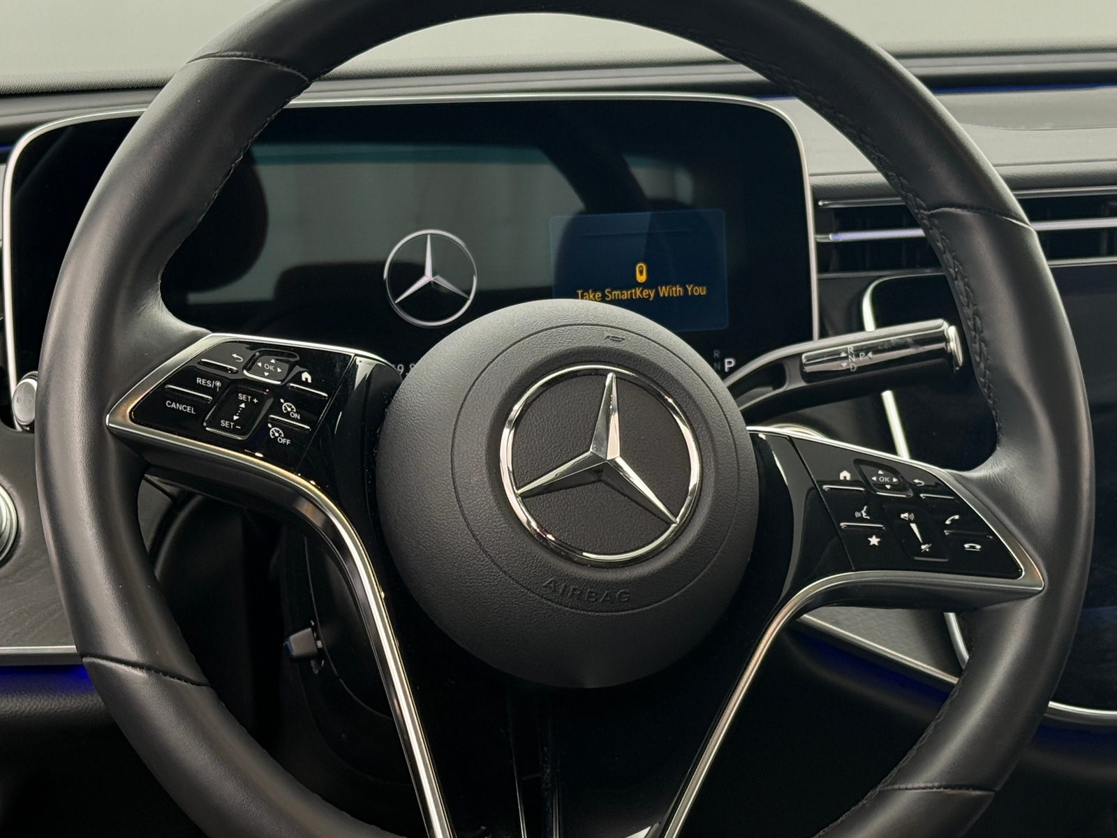 Thumbnail: 2025 Mercedes-Benz E-Class - 4