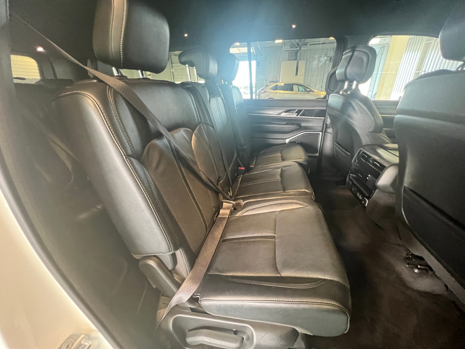 Thumbnail: 2024 Jeep Wagoneer - 5