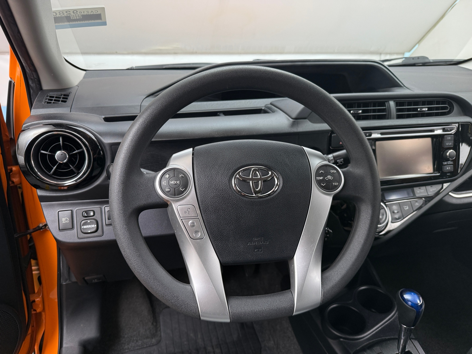 Thumbnail: 2017 Toyota Prius c - 5