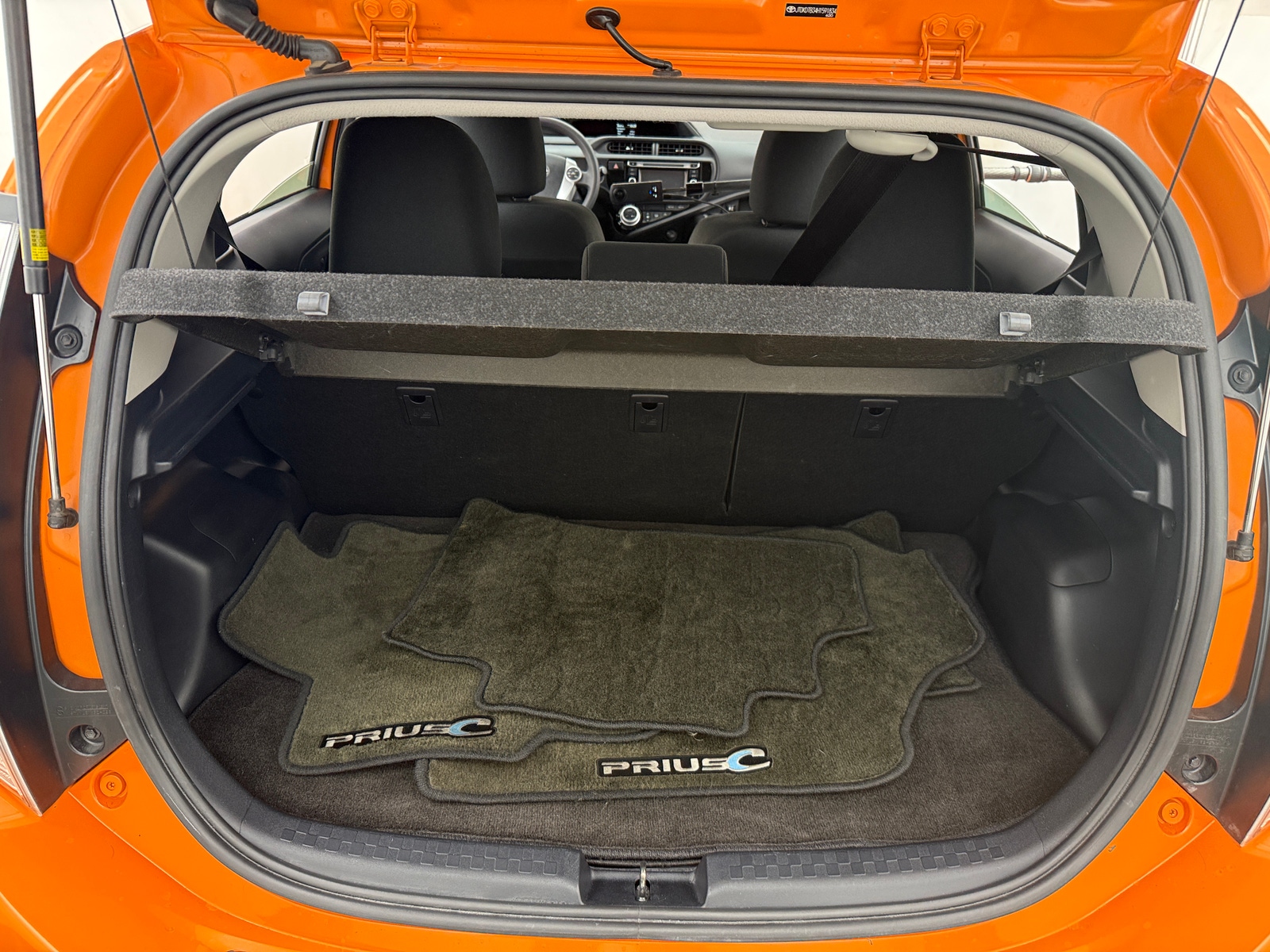 Thumbnail: 2017 Toyota Prius c - 7