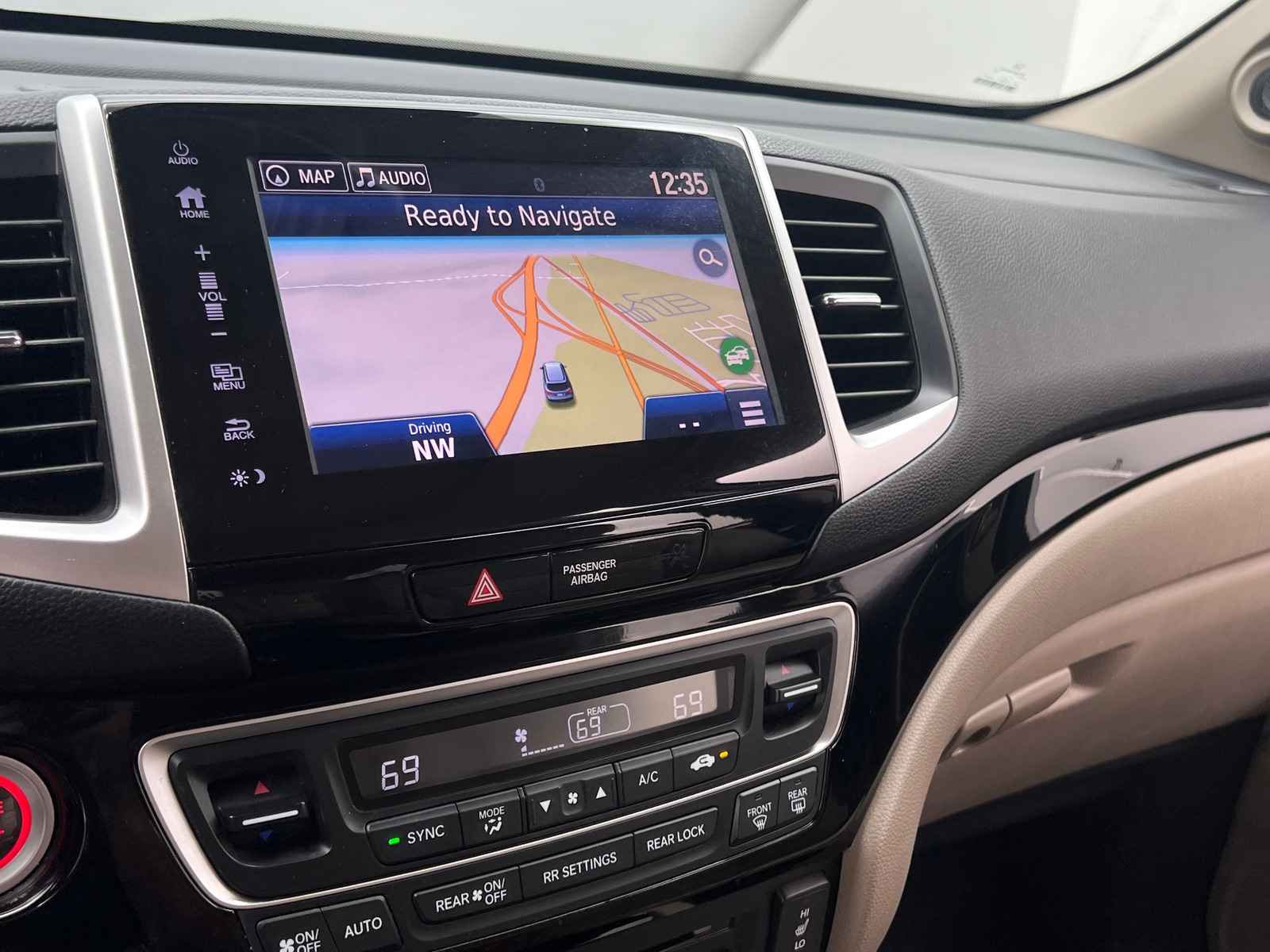 Thumbnail: 2018 Honda Pilot - 3