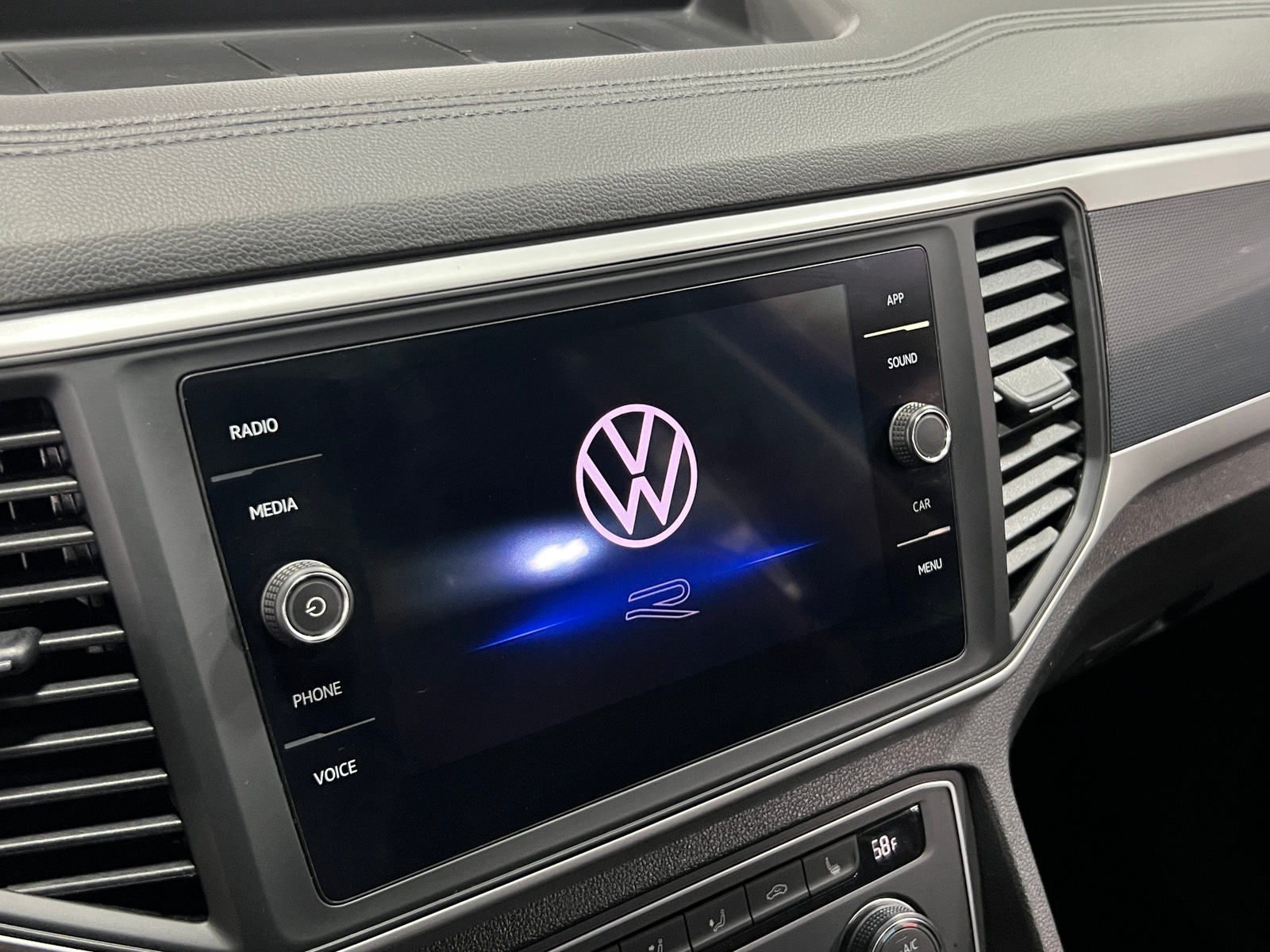 Thumbnail: 2021 Volkswagen Atlas - 3