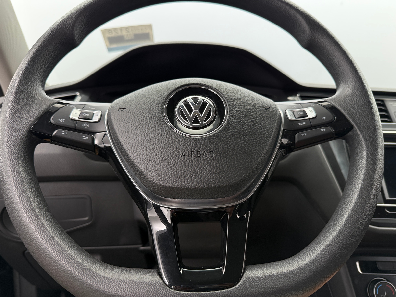 Thumbnail: 2019 Volkswagen Tiguan - 5