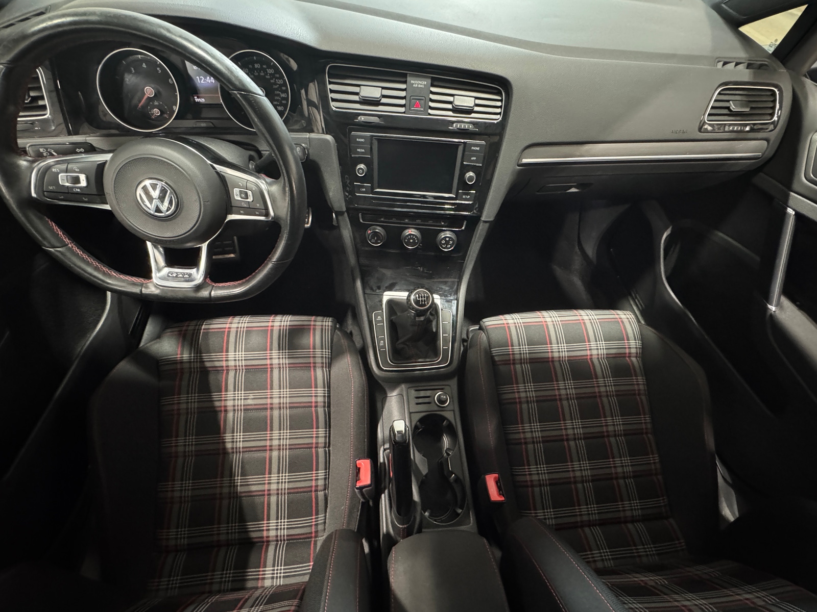Thumbnail: 2018 Volkswagen Golf - 3