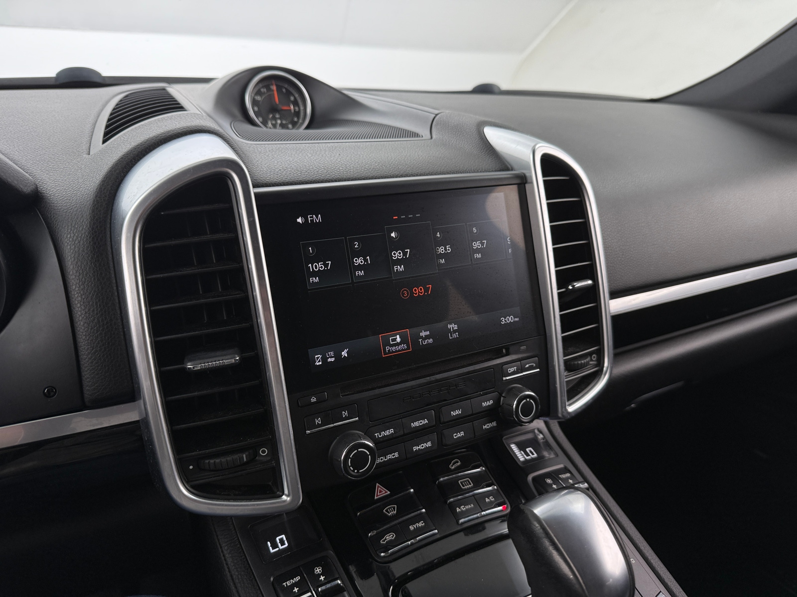 Thumbnail: 2017 Porsche Cayenne - 3