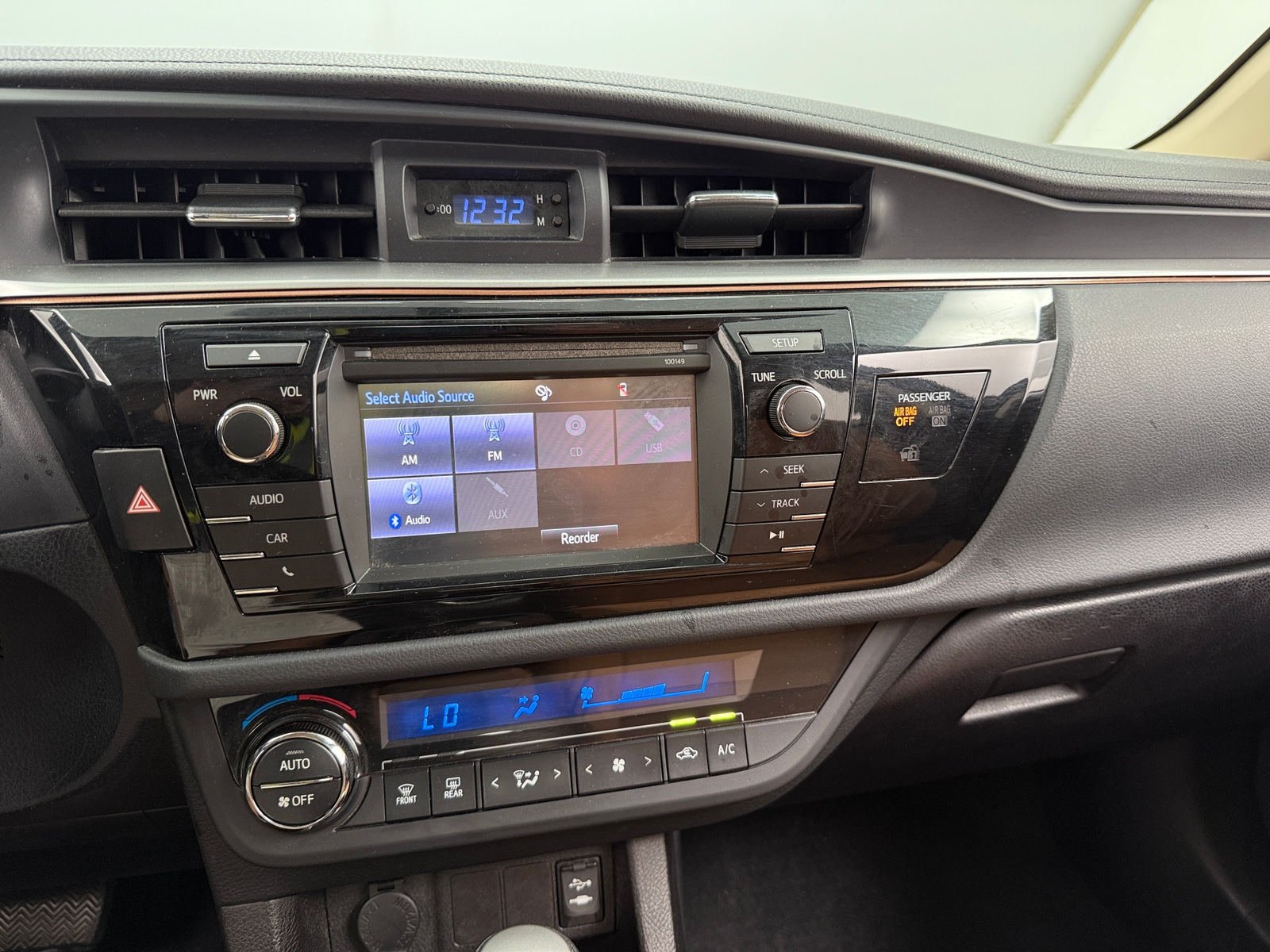 Thumbnail: 2014 Toyota Corolla - 4