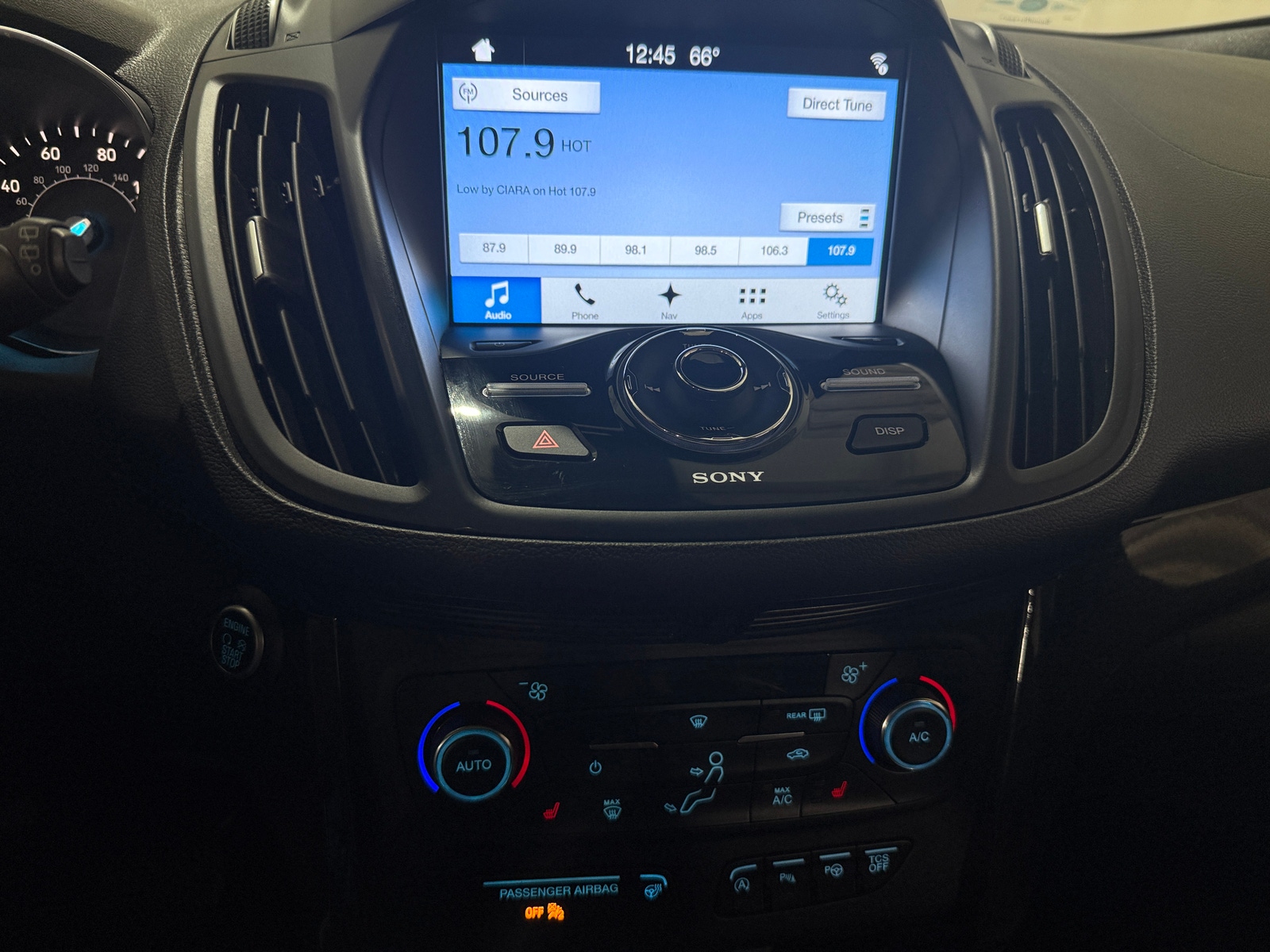 Thumbnail: 2017 Ford Escape - 3