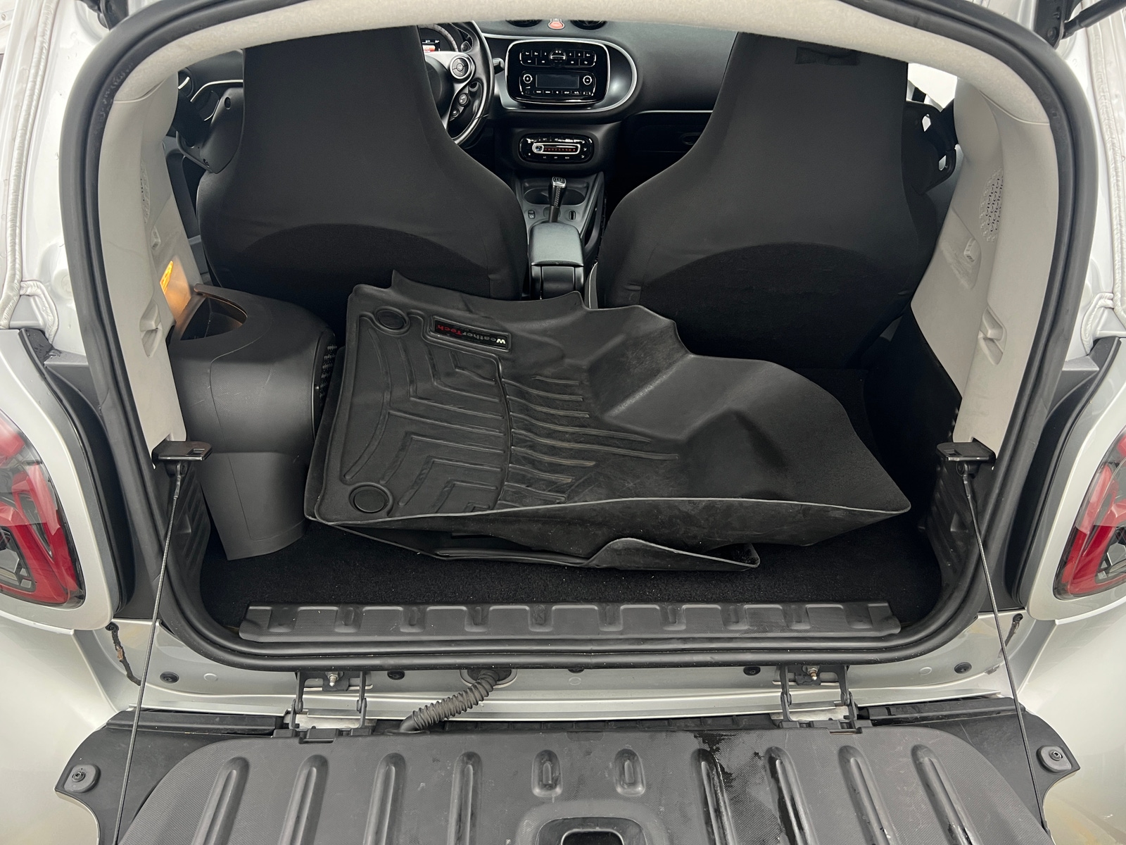 Thumbnail: 2017 smart fortwo - 6
