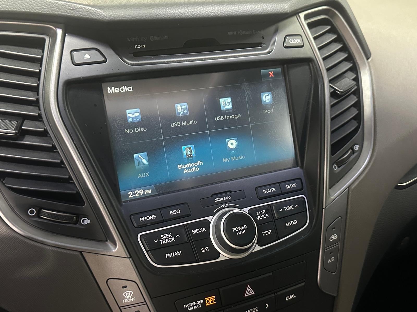 Thumbnail: 2015 Hyundai Santa Fe - 3