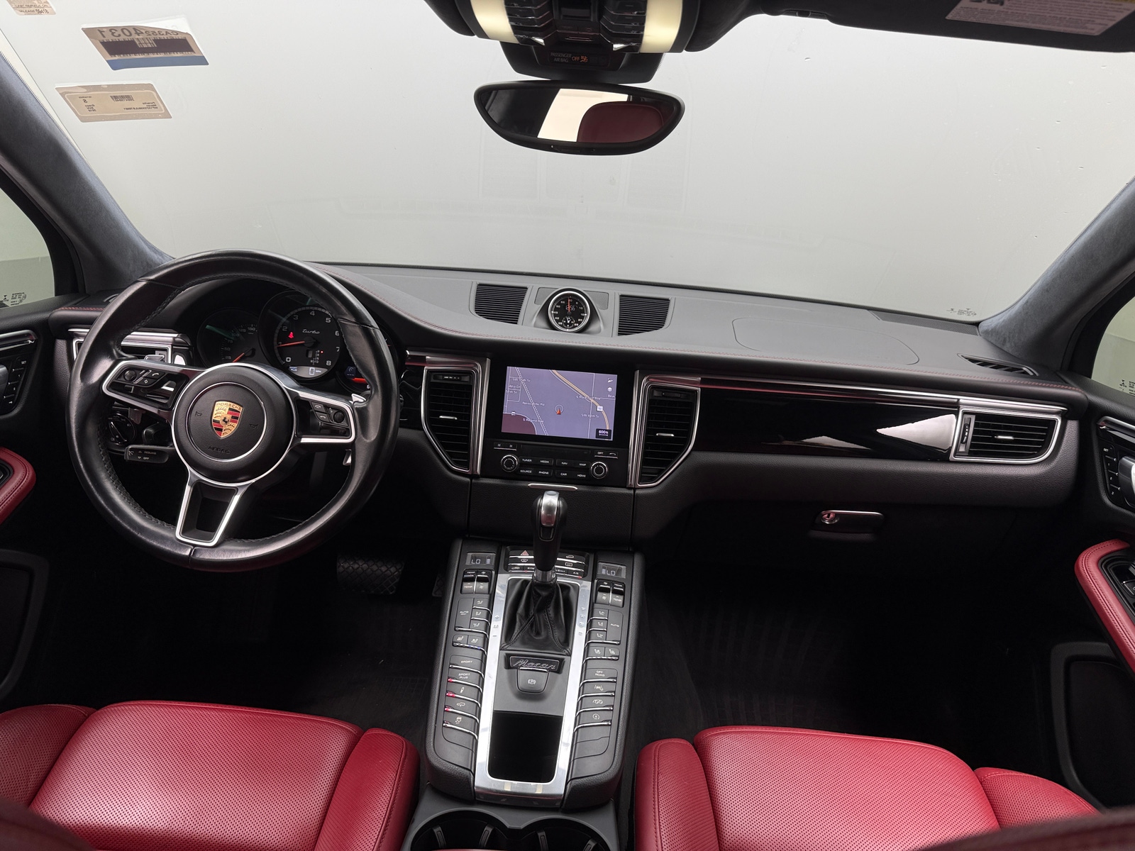 Thumbnail: 2018 Porsche Macan - 3