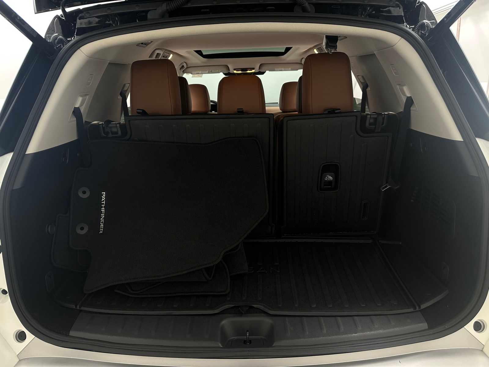 Thumbnail: 2024 Nissan Pathfinder - 6