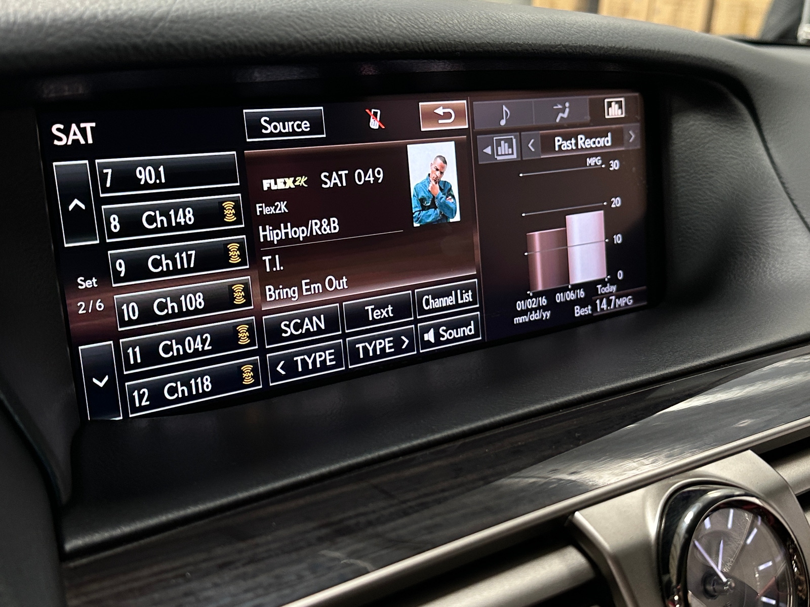 Thumbnail: 2015 Lexus LS - 3