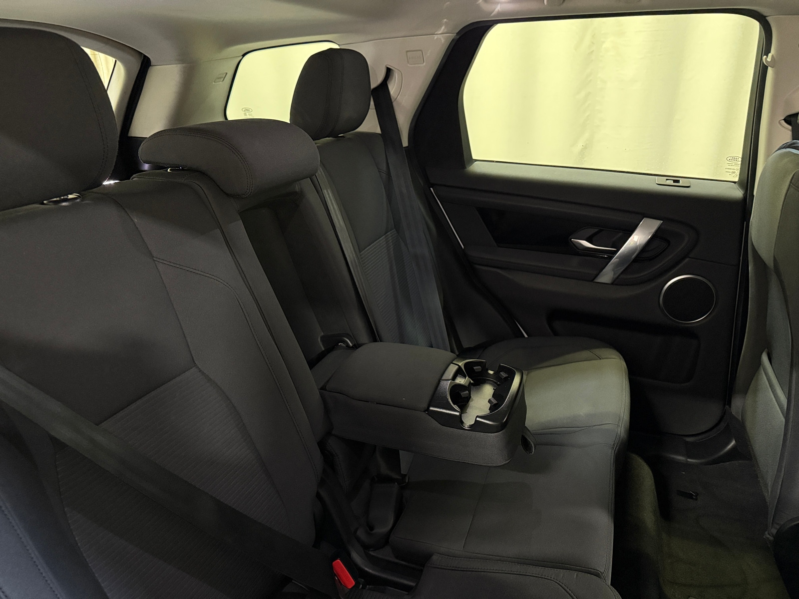 Thumbnail: 2020 Land Rover Discovery Sport - 6