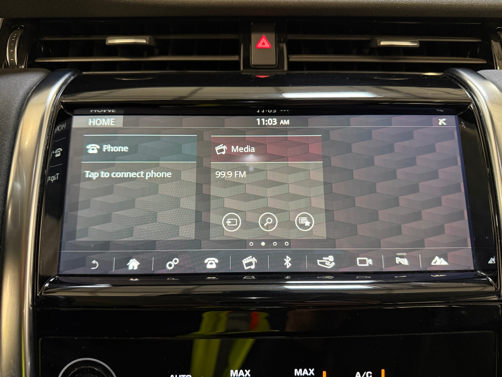 Thumbnail: 2020 Land Rover Discovery Sport - 4