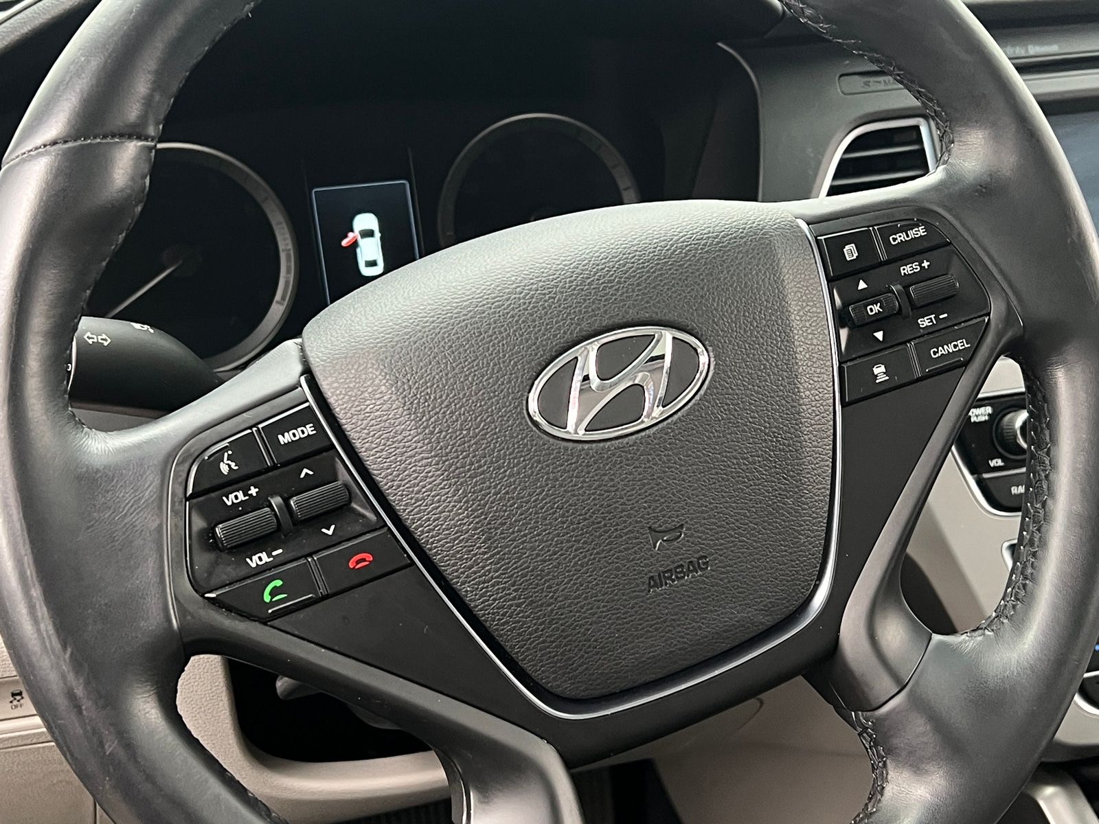 Thumbnail: 2017 Hyundai Sonata - 4