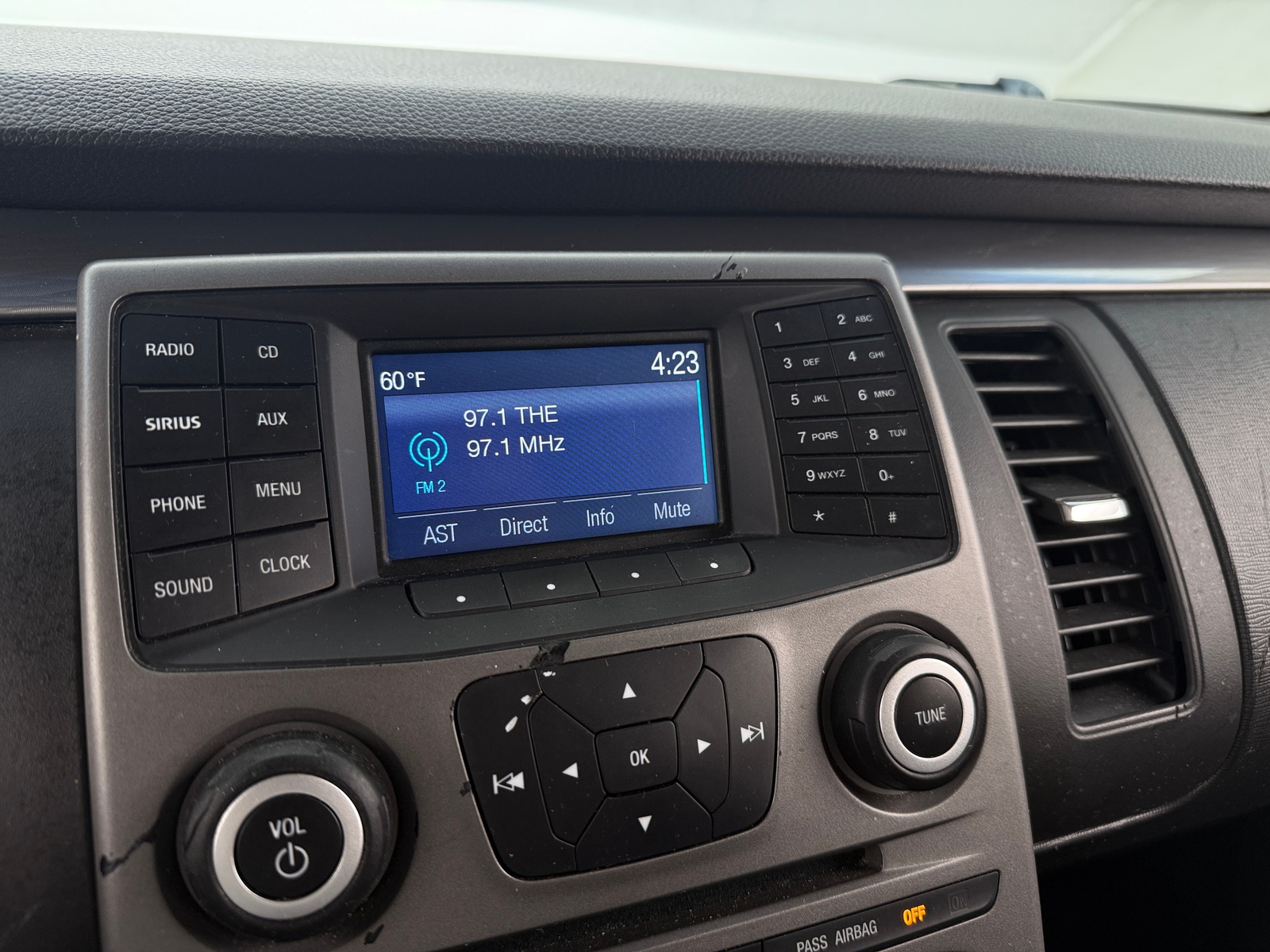 Thumbnail: 2017 Ford Flex - 4