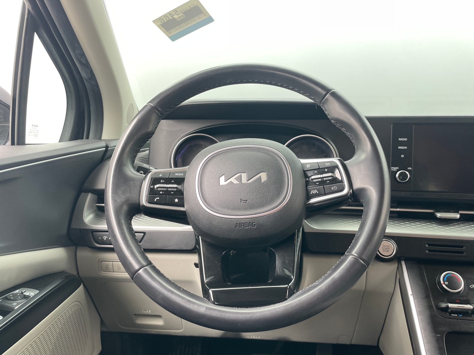 Thumbnail: 2023 Kia Carnival - 4