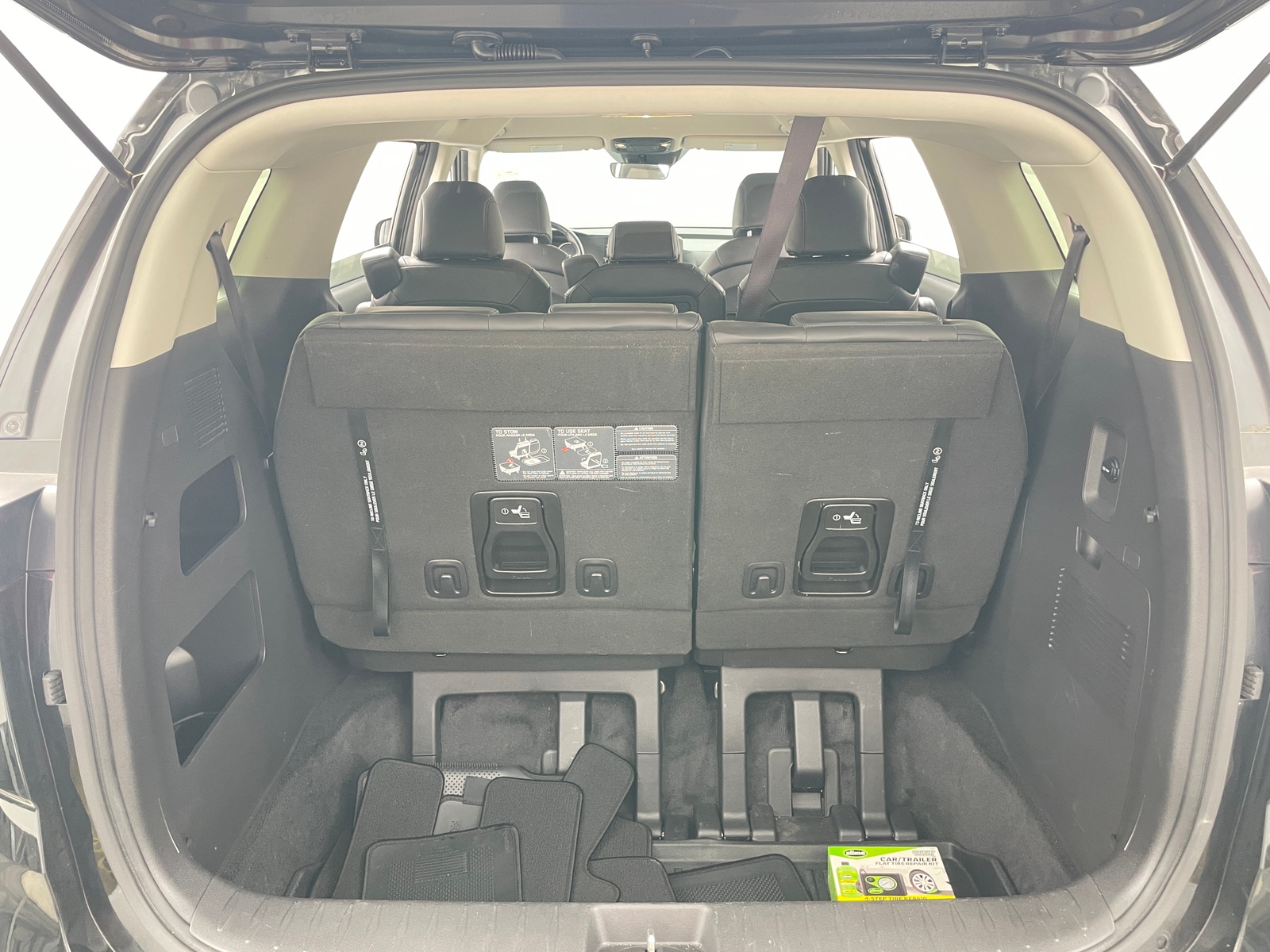 Thumbnail: 2023 Kia Carnival - 6