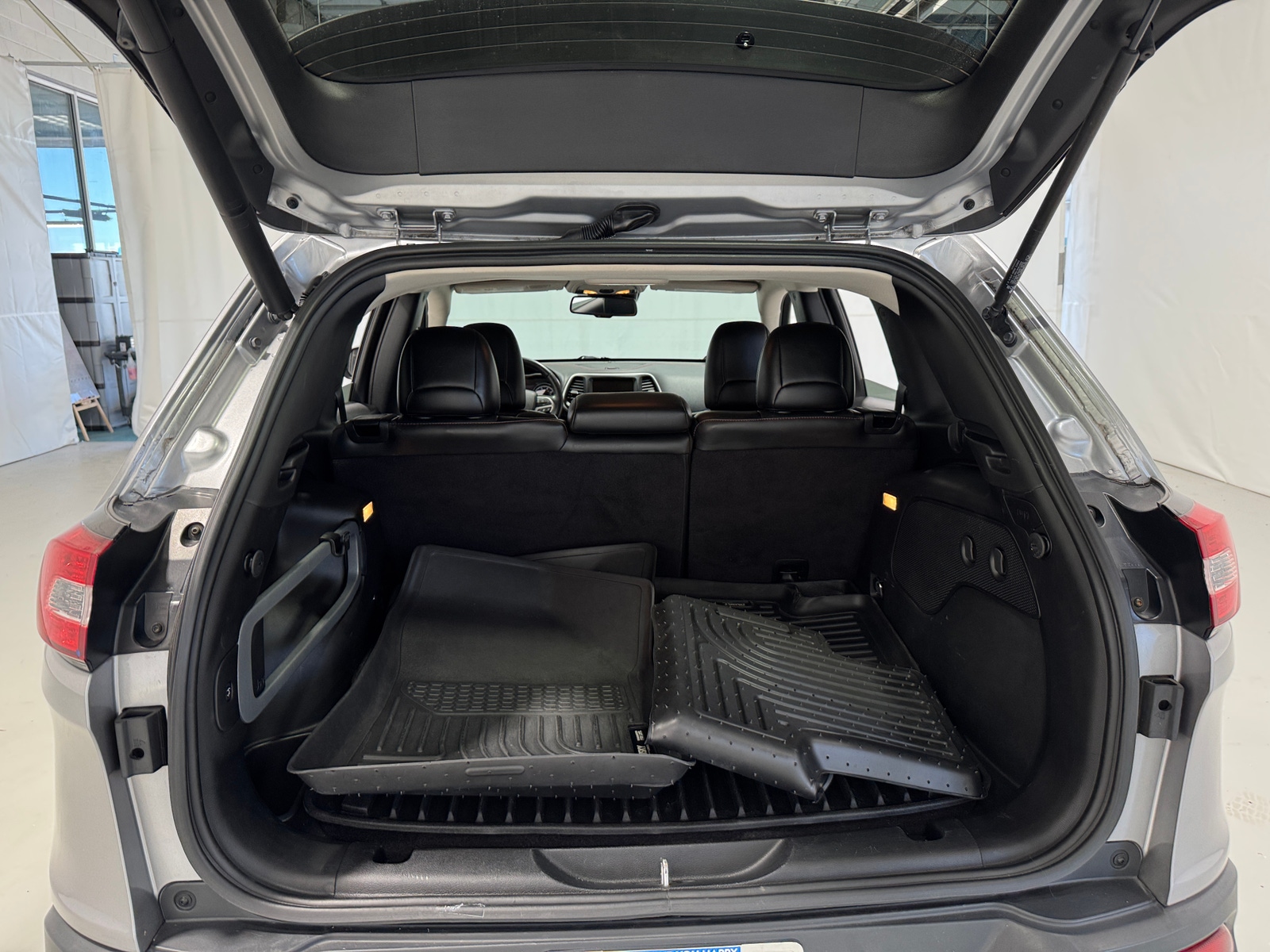 Thumbnail: 2015 Jeep Cherokee - 6