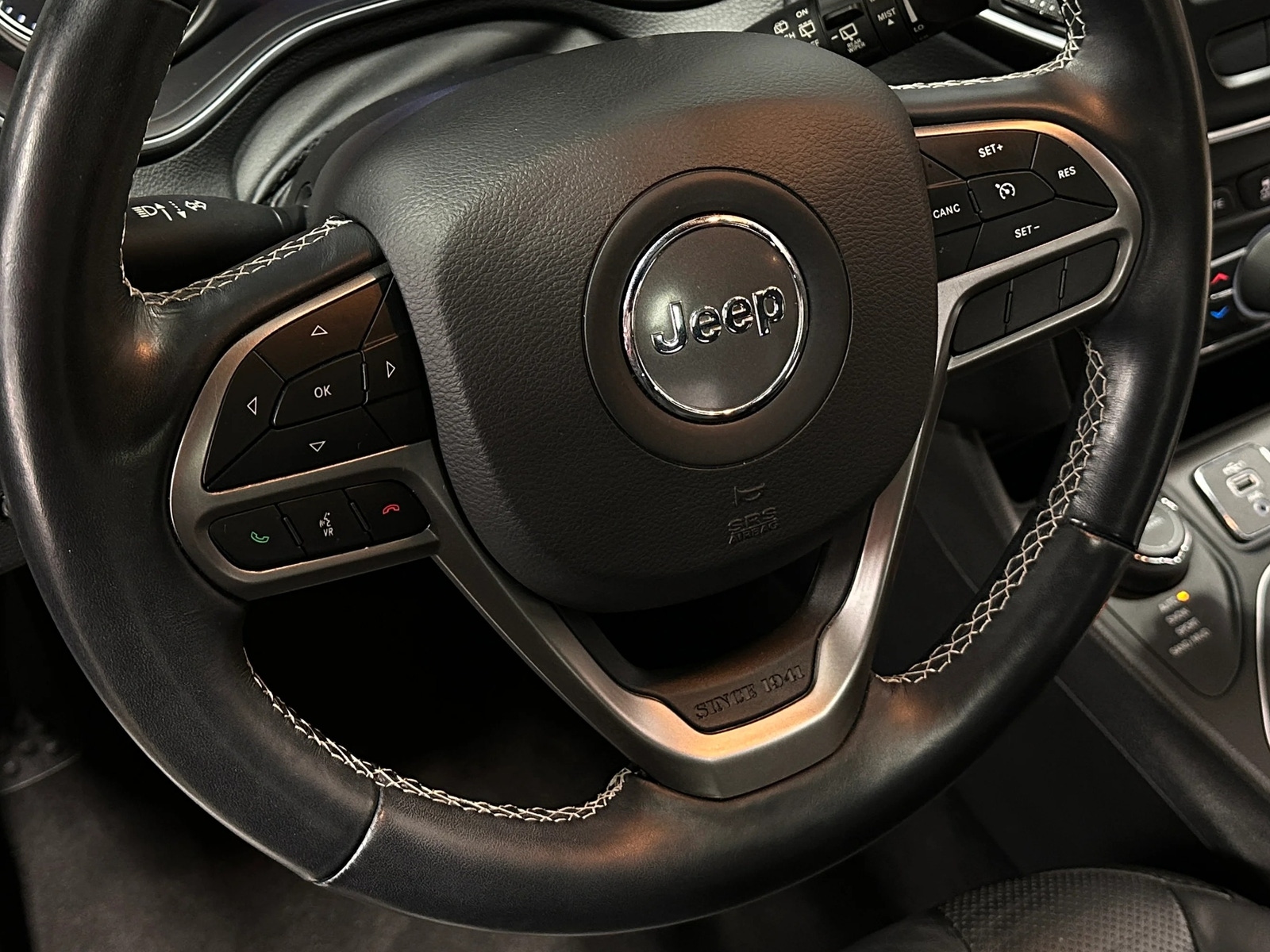 Thumbnail: 2021 Jeep Cherokee - 4