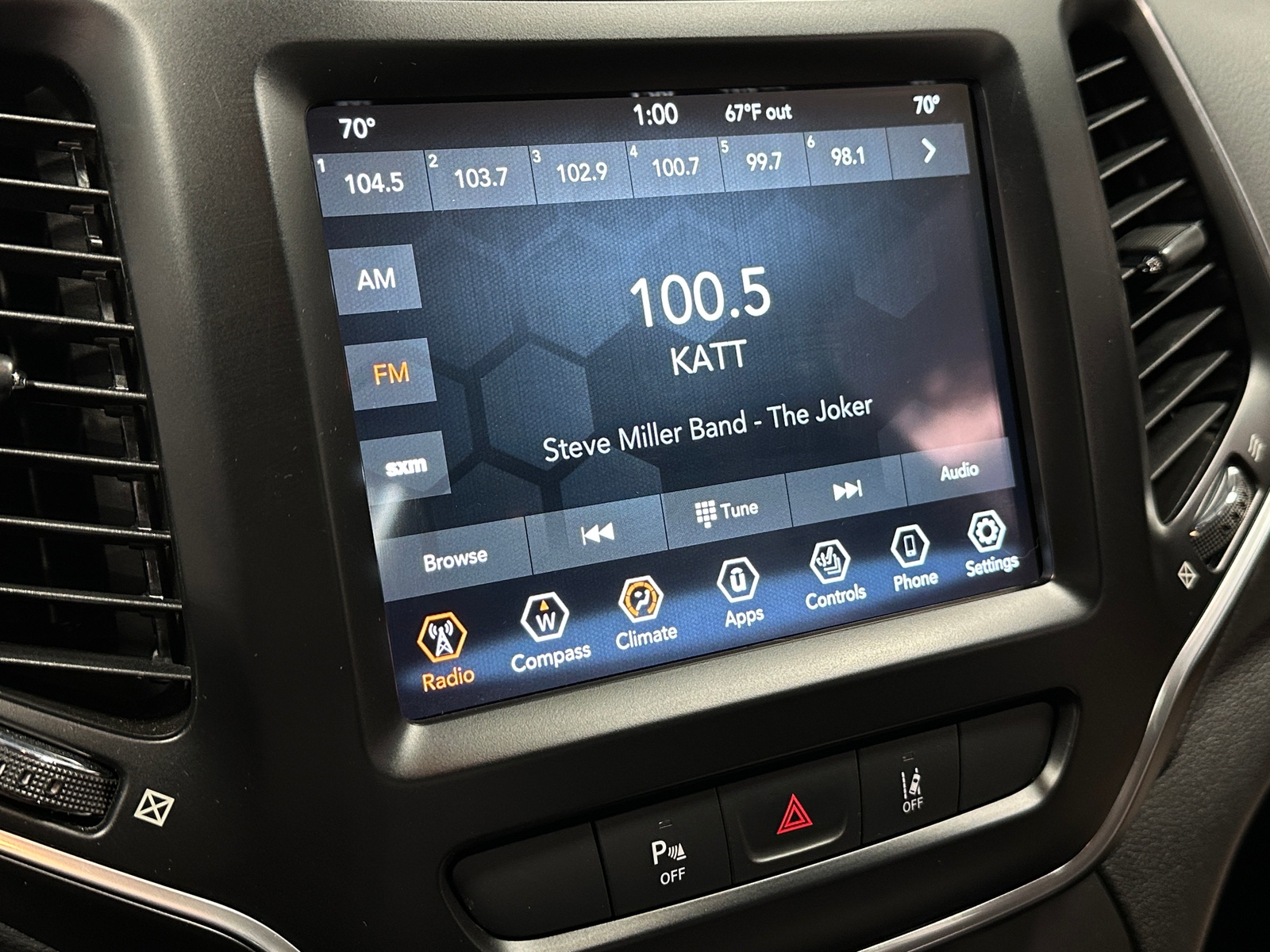 Thumbnail: 2021 Jeep Cherokee - 3