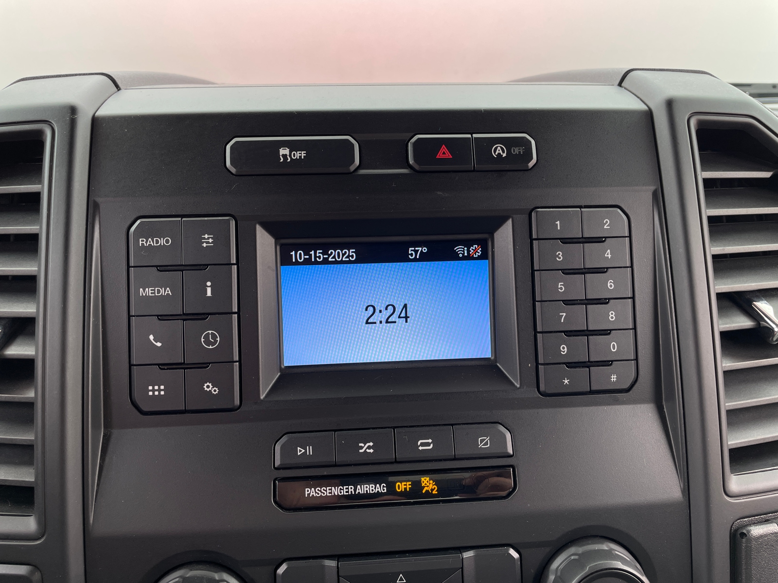 Thumbnail: 2020 Ford Econoline - 4