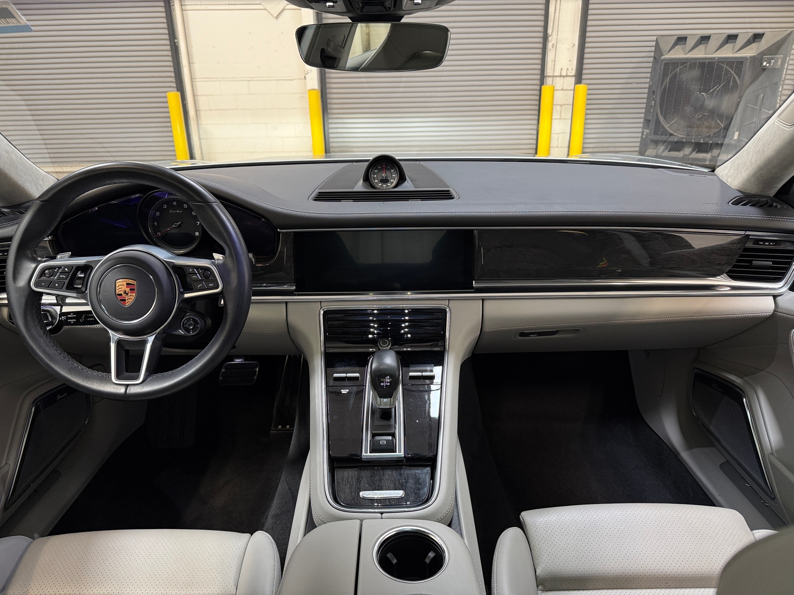 Thumbnail: 2018 Porsche Panamera - 2