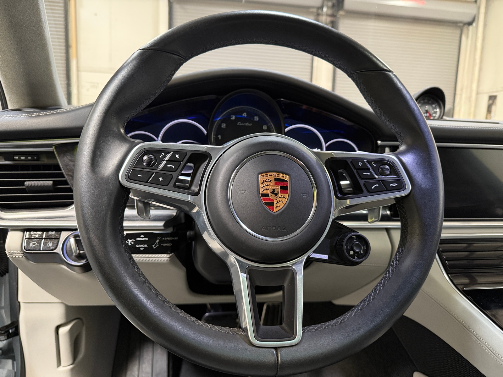 Thumbnail: 2018 Porsche Panamera - 4