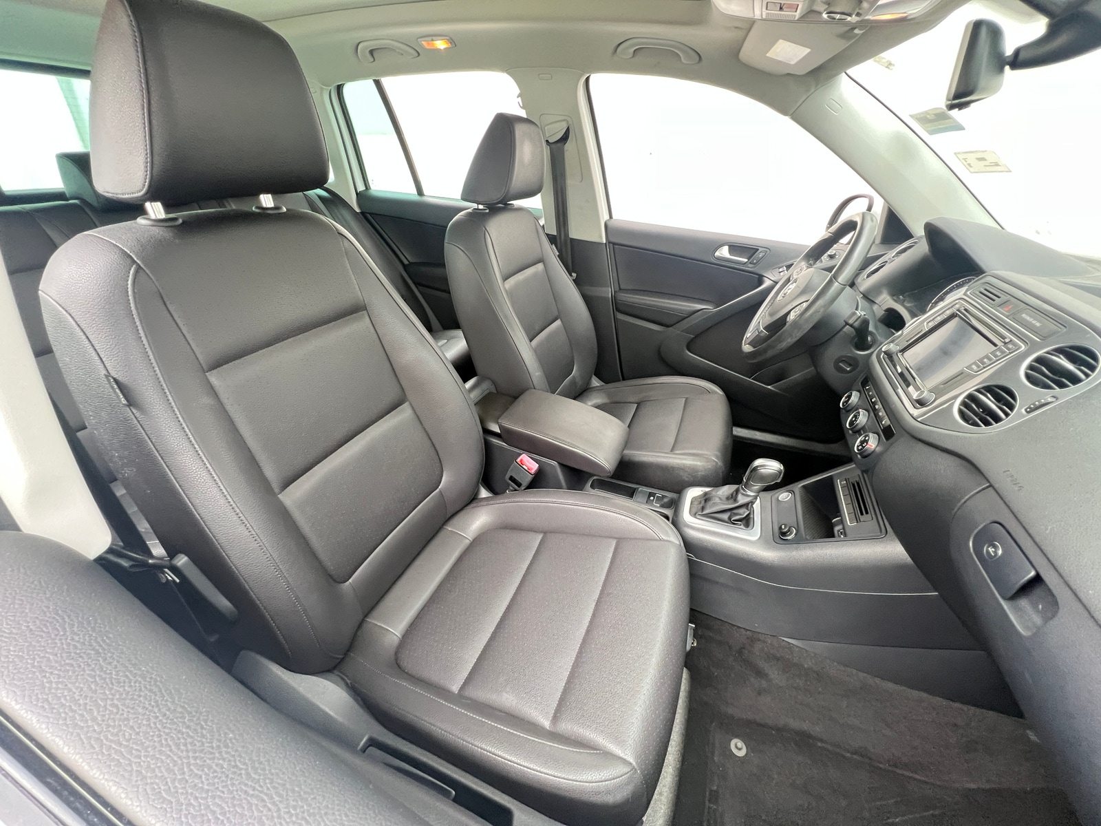 Thumbnail: 2016 Volkswagen Tiguan - 2