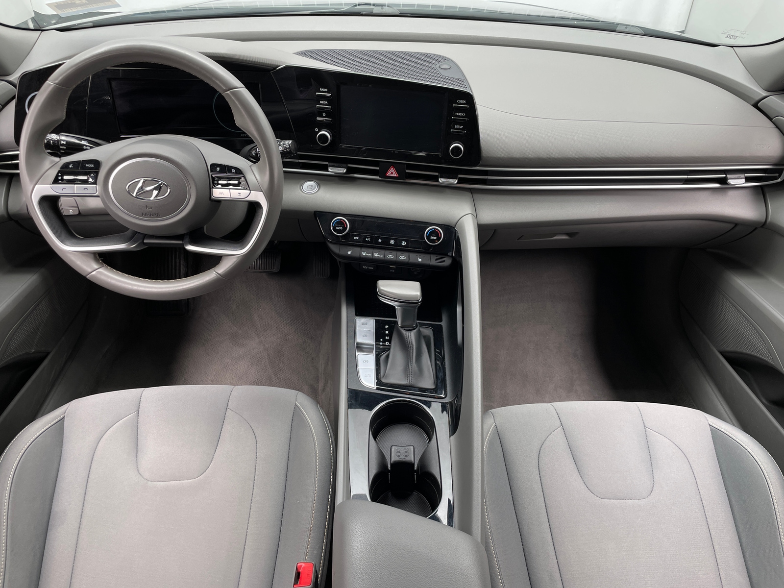 Thumbnail: 2021 Hyundai Elantra - 3