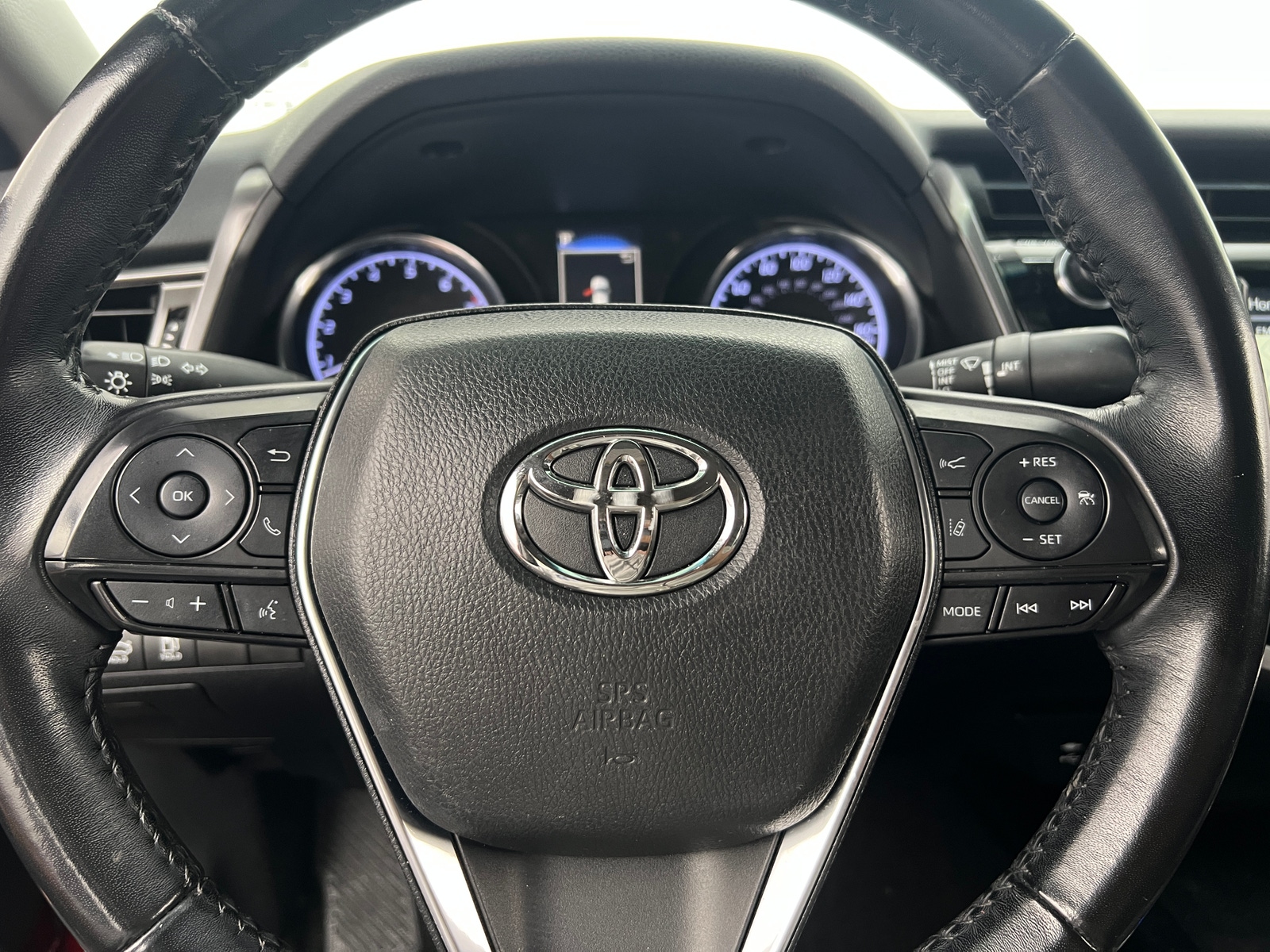 Thumbnail: 2019 Toyota Camry - 4