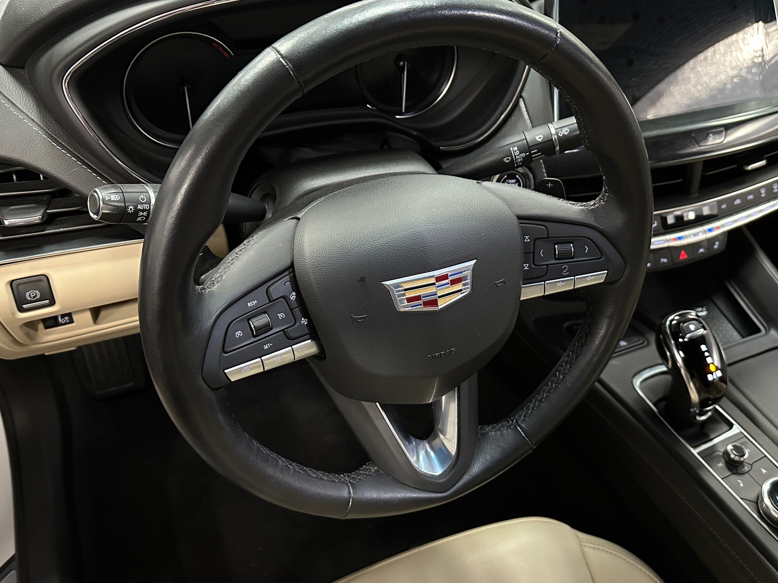 Thumbnail: 2023 Cadillac CT5 - 4