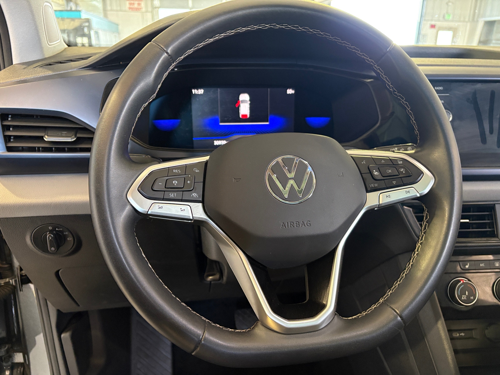 Thumbnail: 2023 Volkswagen Taos - 5