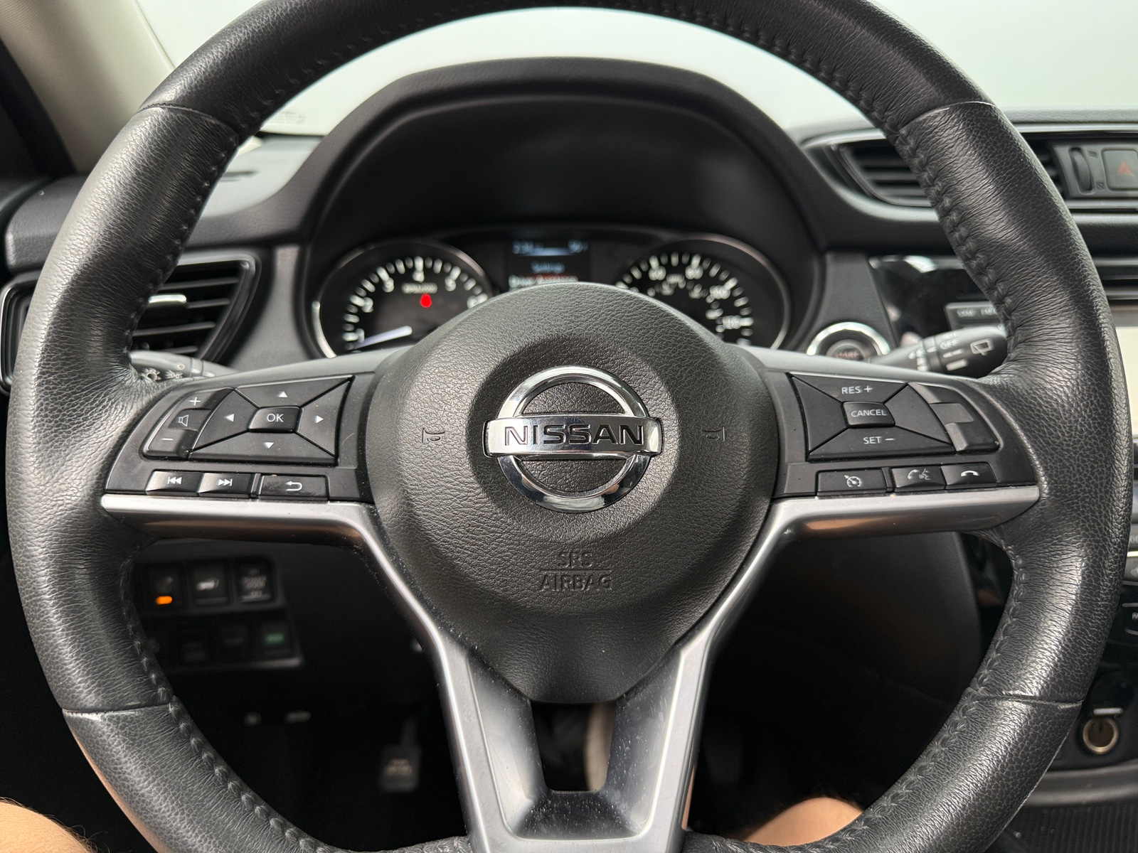 Thumbnail: 2017 Nissan Rogue - 5