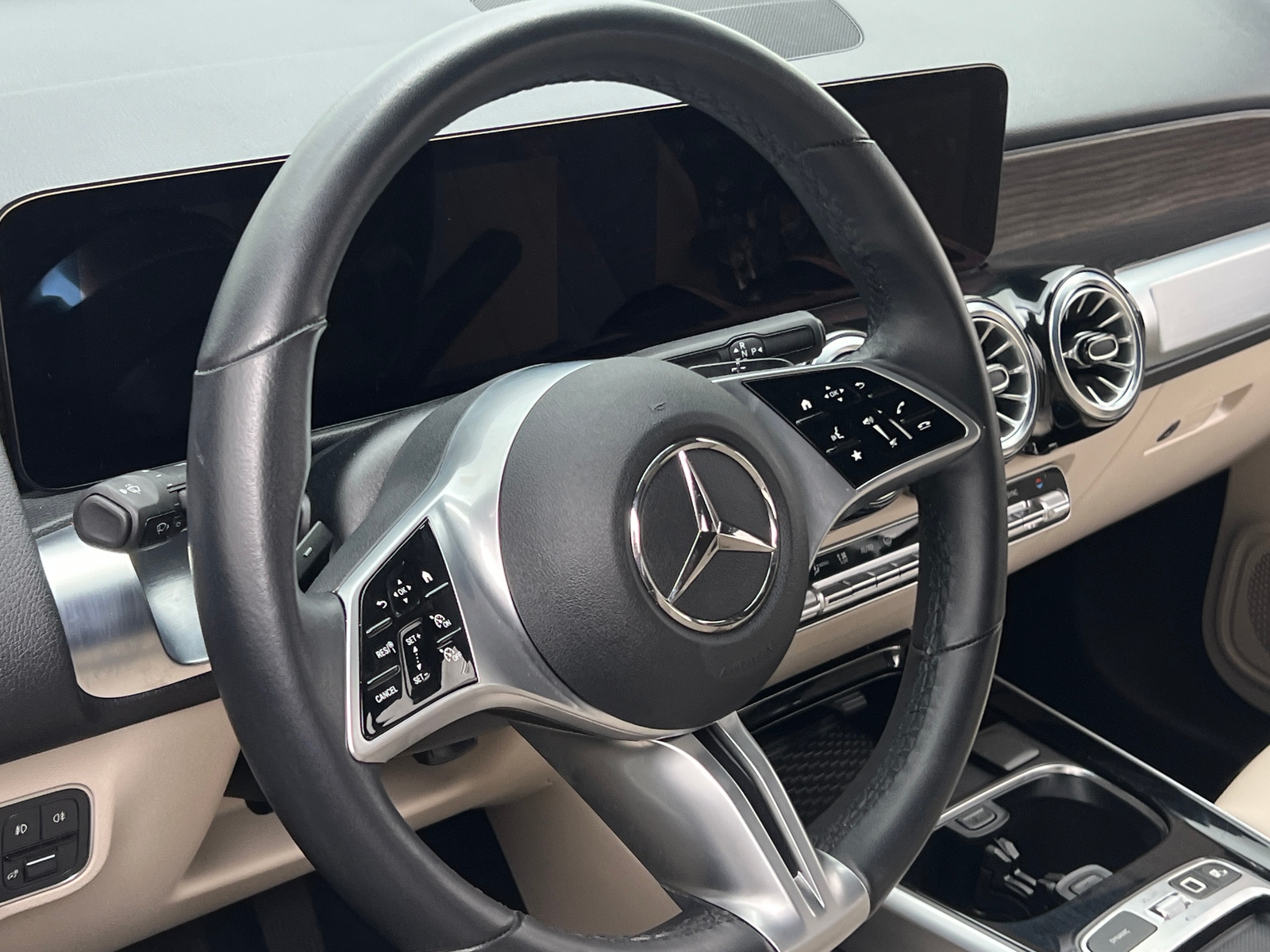 Thumbnail: 2025 Mercedes-Benz GLB - 4