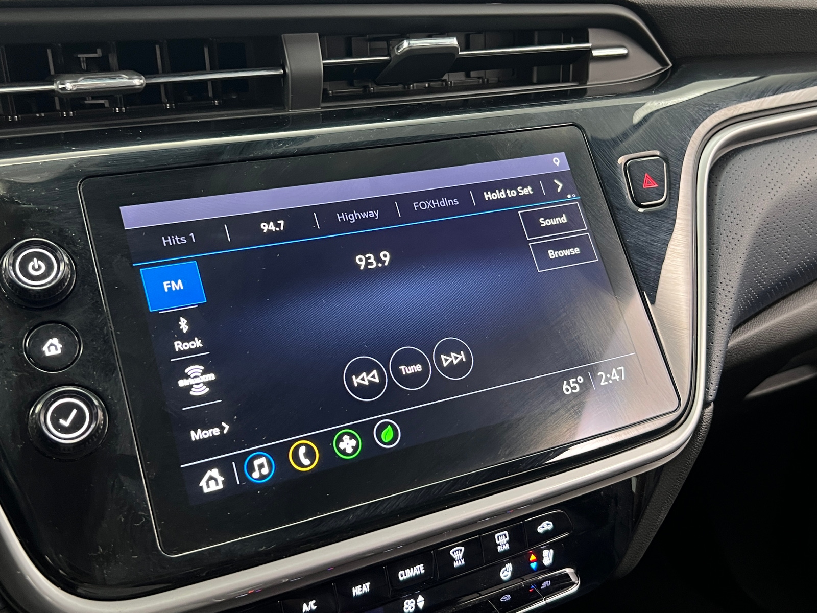 Thumbnail: 2022 Chevrolet Bolt EUV - 3