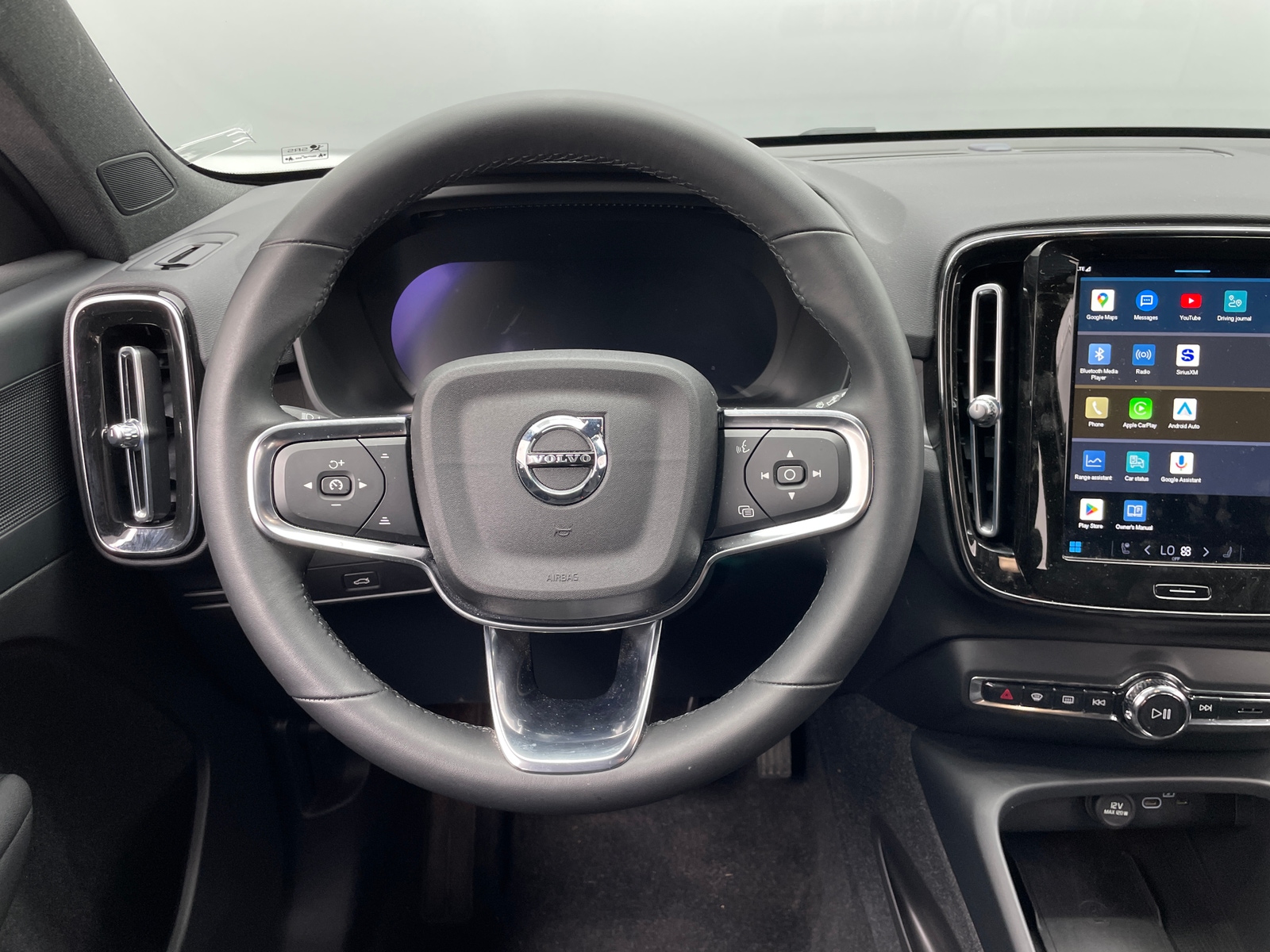 Thumbnail: 2023 Volvo XC40 - 5