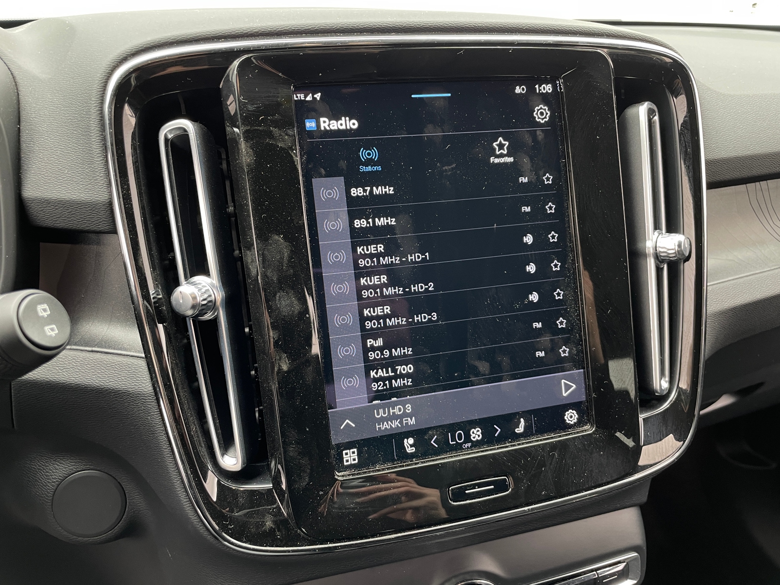 Thumbnail: 2023 Volvo XC40 - 4