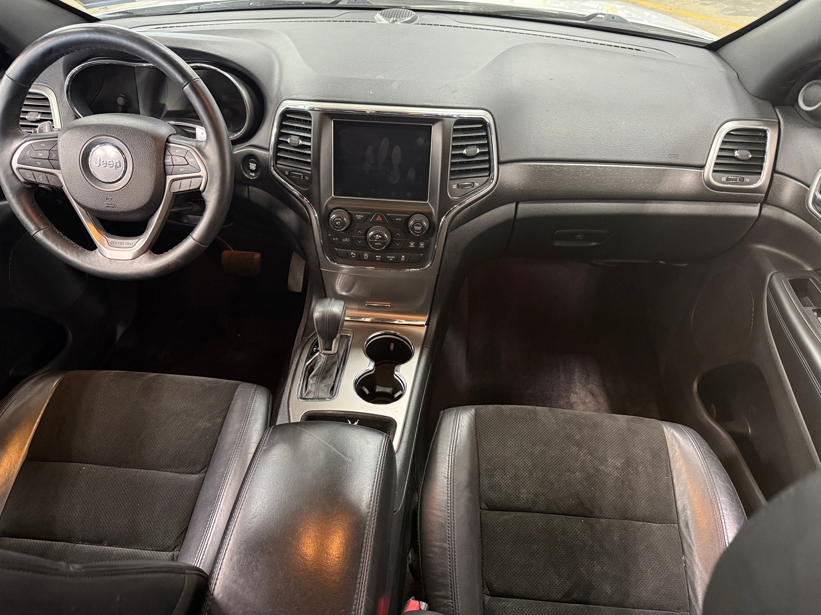Thumbnail: 2017 Jeep Grand Cherokee - 2