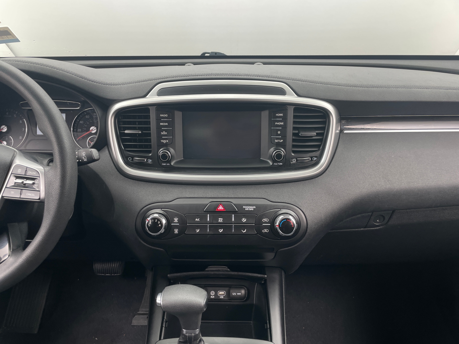 Thumbnail: 2019 Kia Sorento - 4