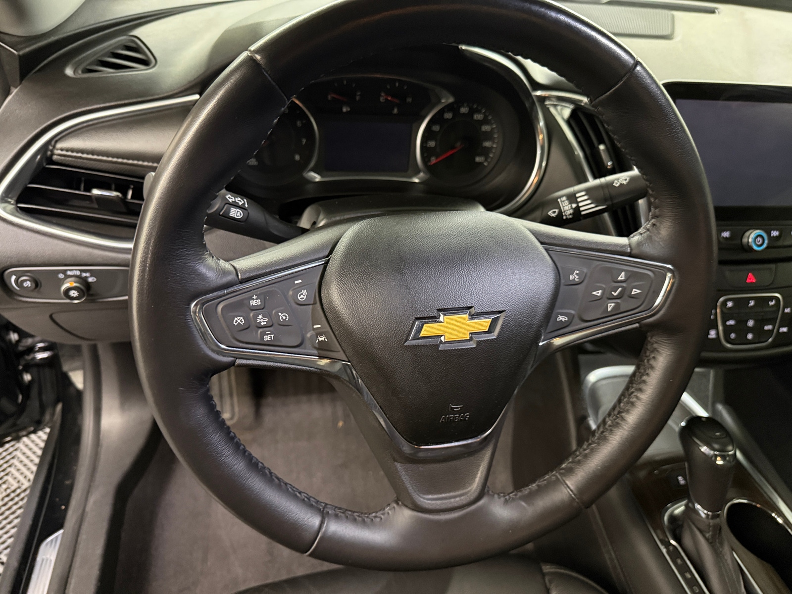 Thumbnail: 2018 Chevrolet Malibu - 4