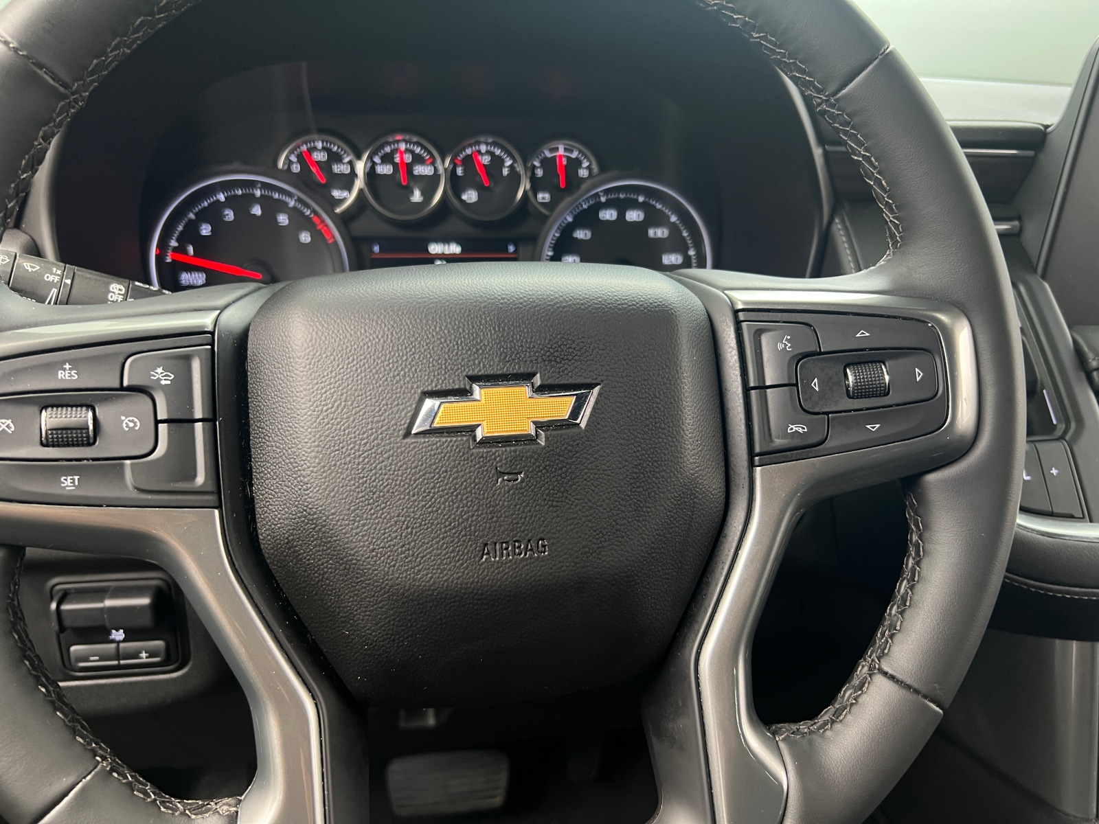 Thumbnail: 2023 Chevrolet Suburban - 5
