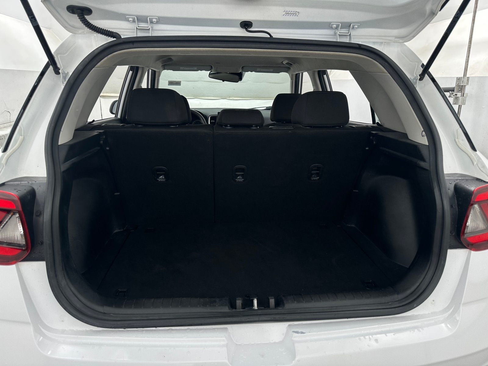 Thumbnail: 2021 Hyundai Venue - 7