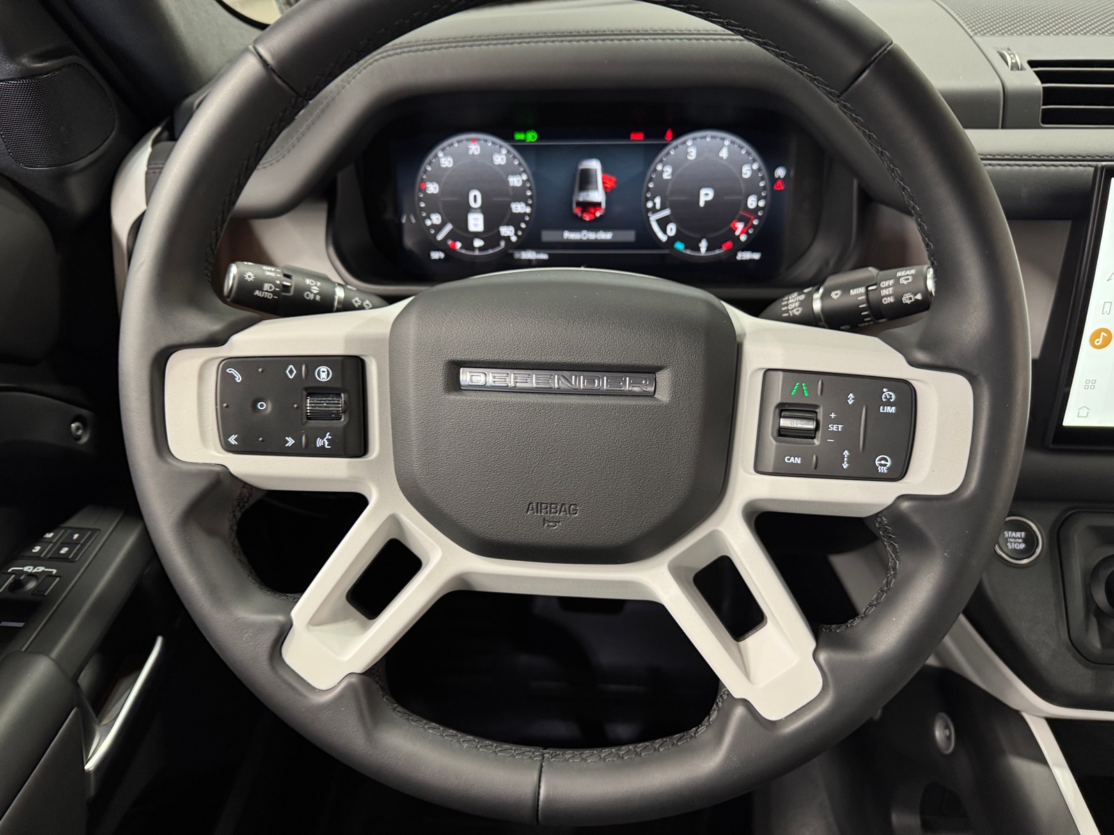 Thumbnail: 2025 Land Rover Defender - 4