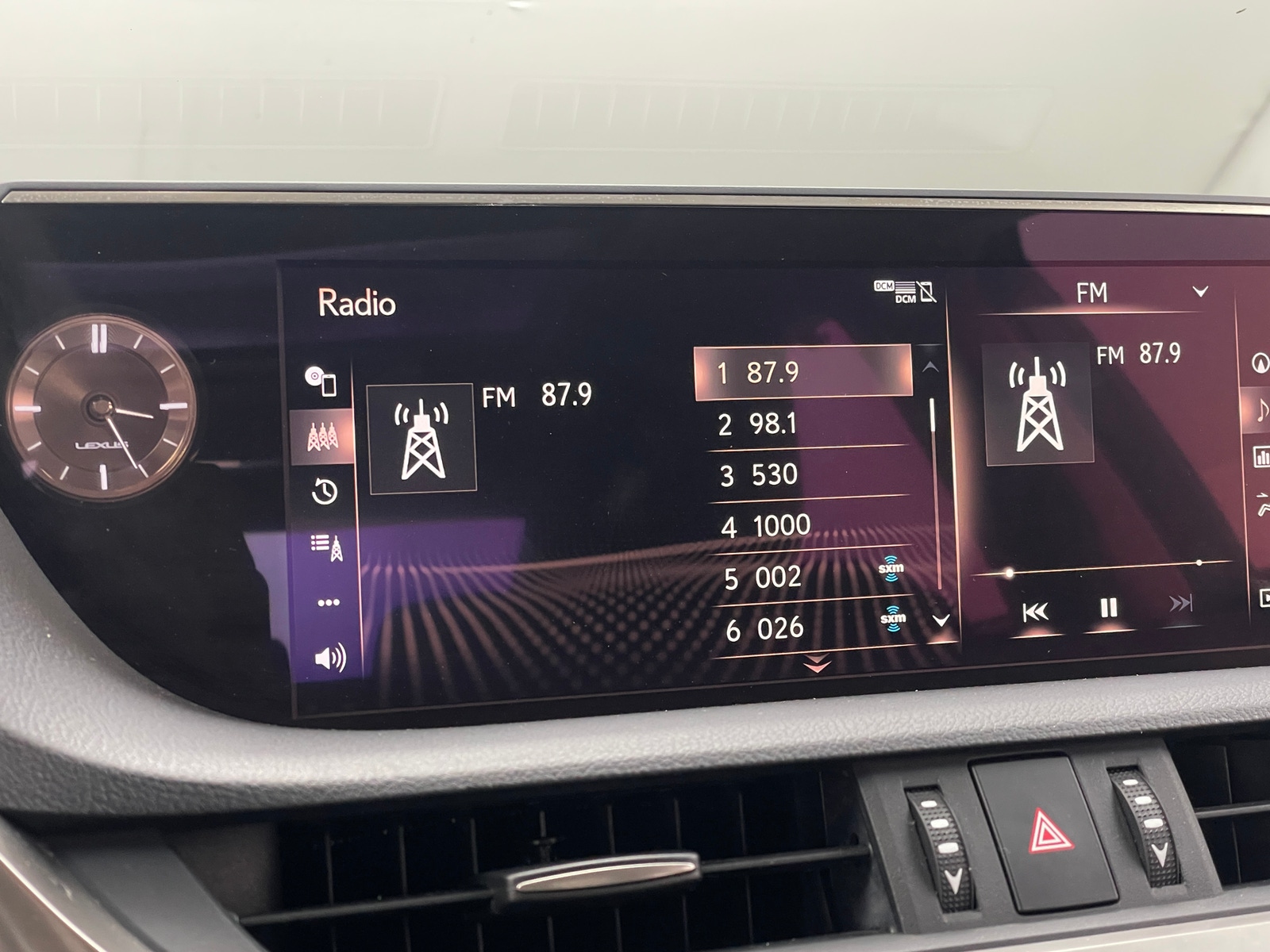 Thumbnail: 2020 Lexus ES - 3