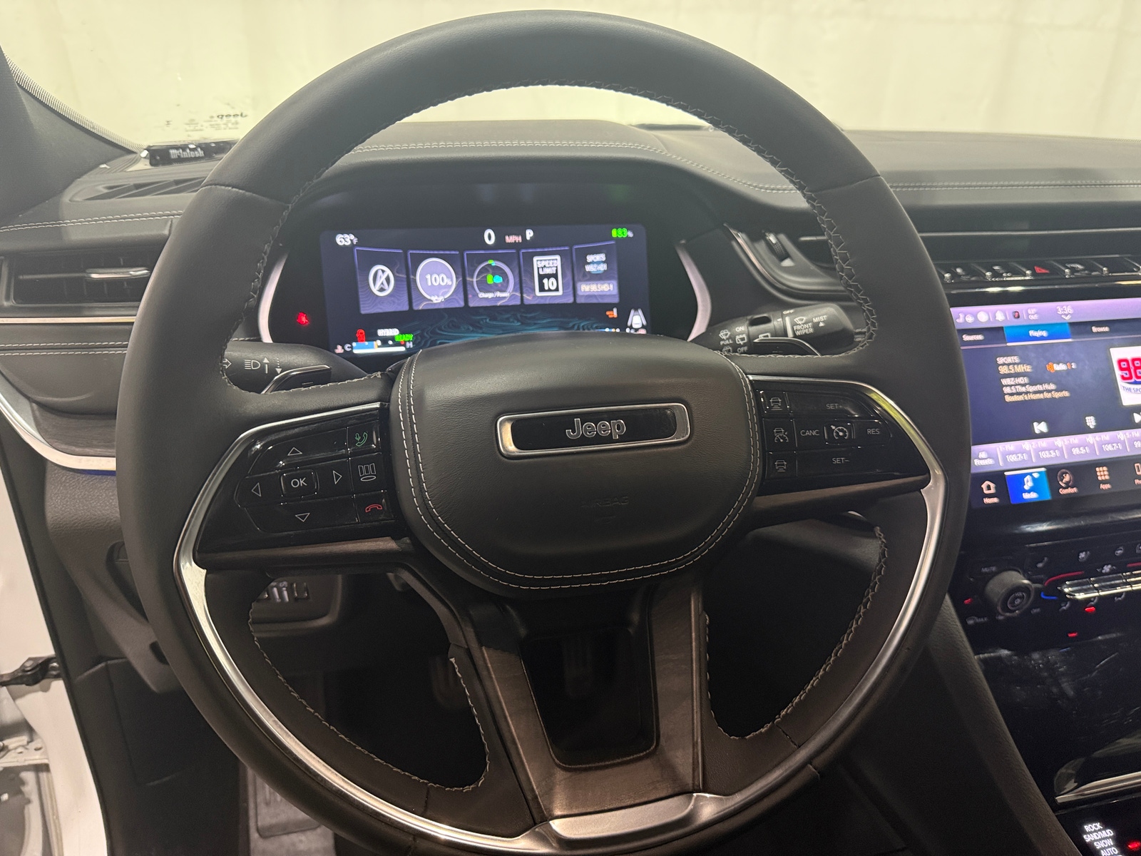 Thumbnail: 2023 Jeep Grand Cherokee - 4