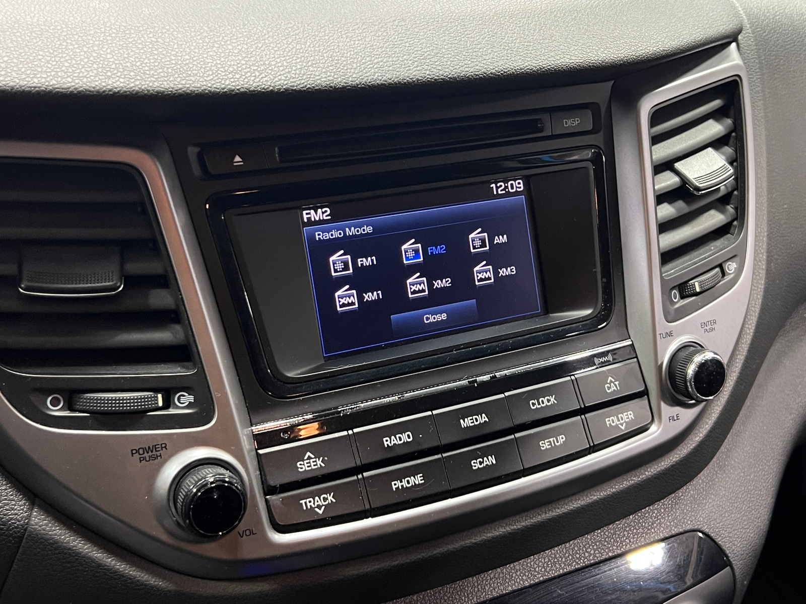 Thumbnail: 2016 Hyundai Tucson - 4